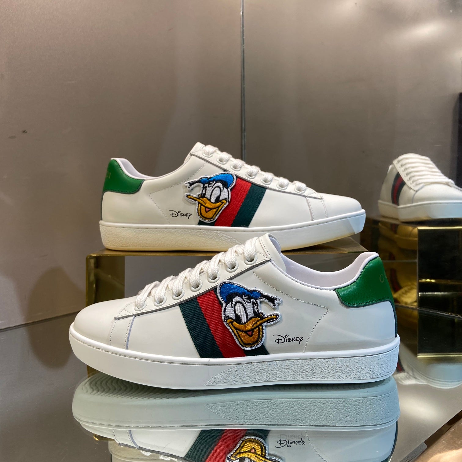 Z2Q105B190 Popular high-quality Shoes