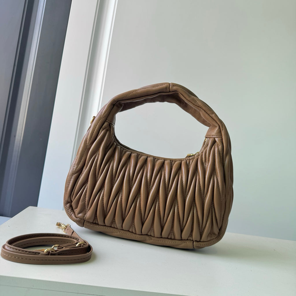B1P46A120 Popular leather bag（29x24x10cm）