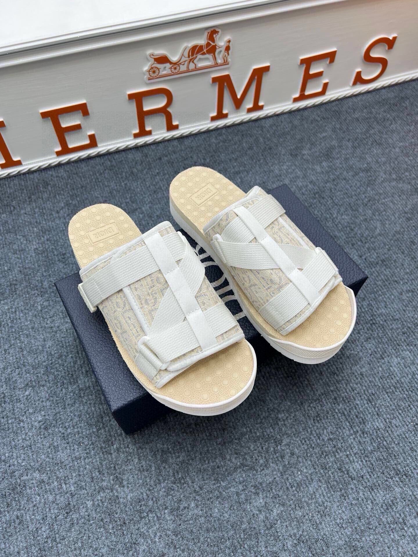Z5Z35D305 Popular Slippers