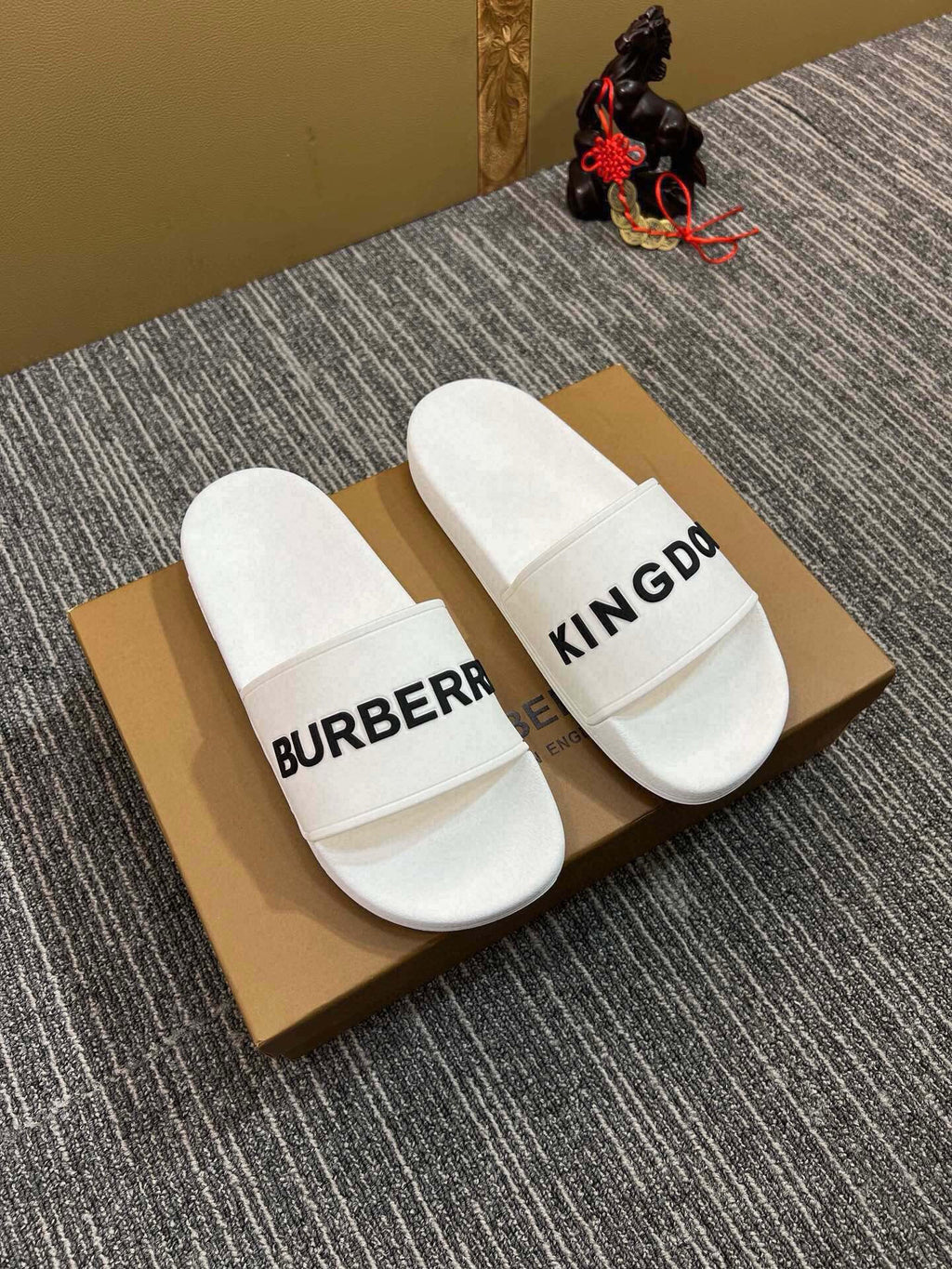 Z5Z35R256 Popular Slippers