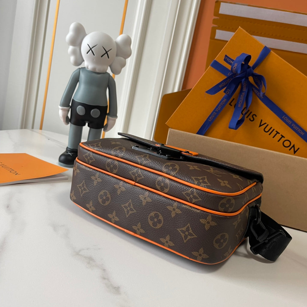 B1W15E38 Popular  leather bag