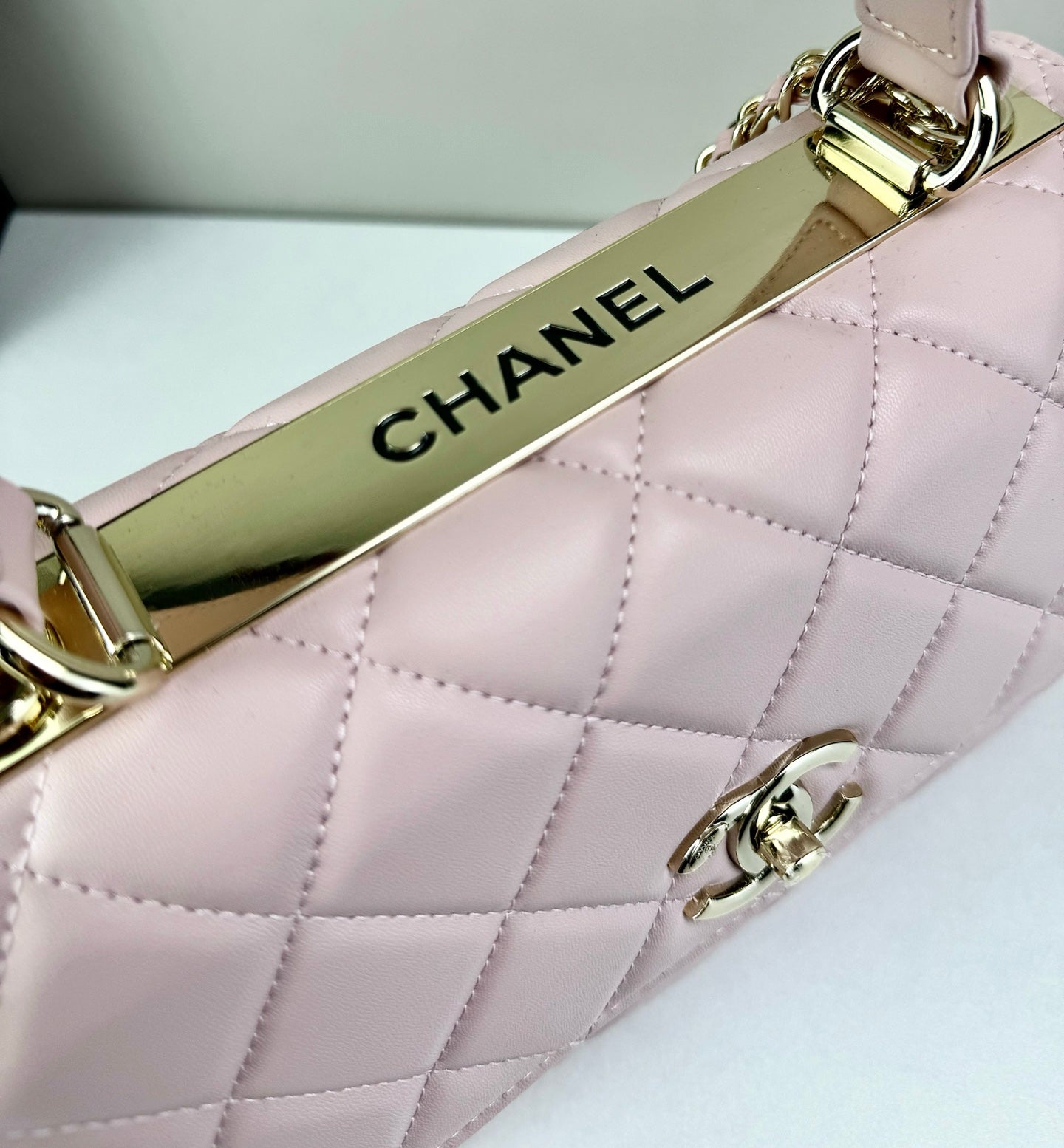 B1X76C8  Popular leather bag