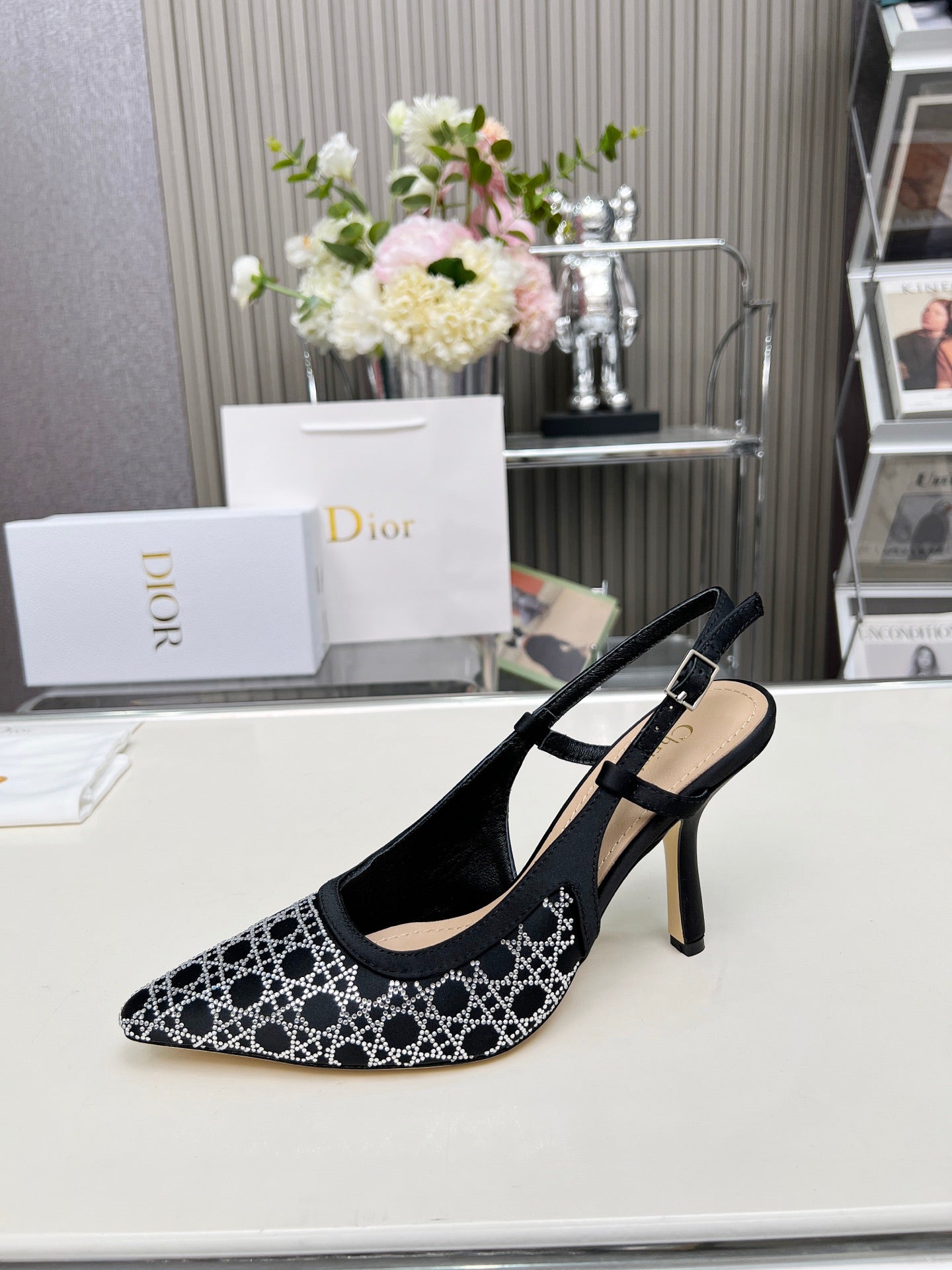 Z2Q95D116 Popular high-quality leather  High heels