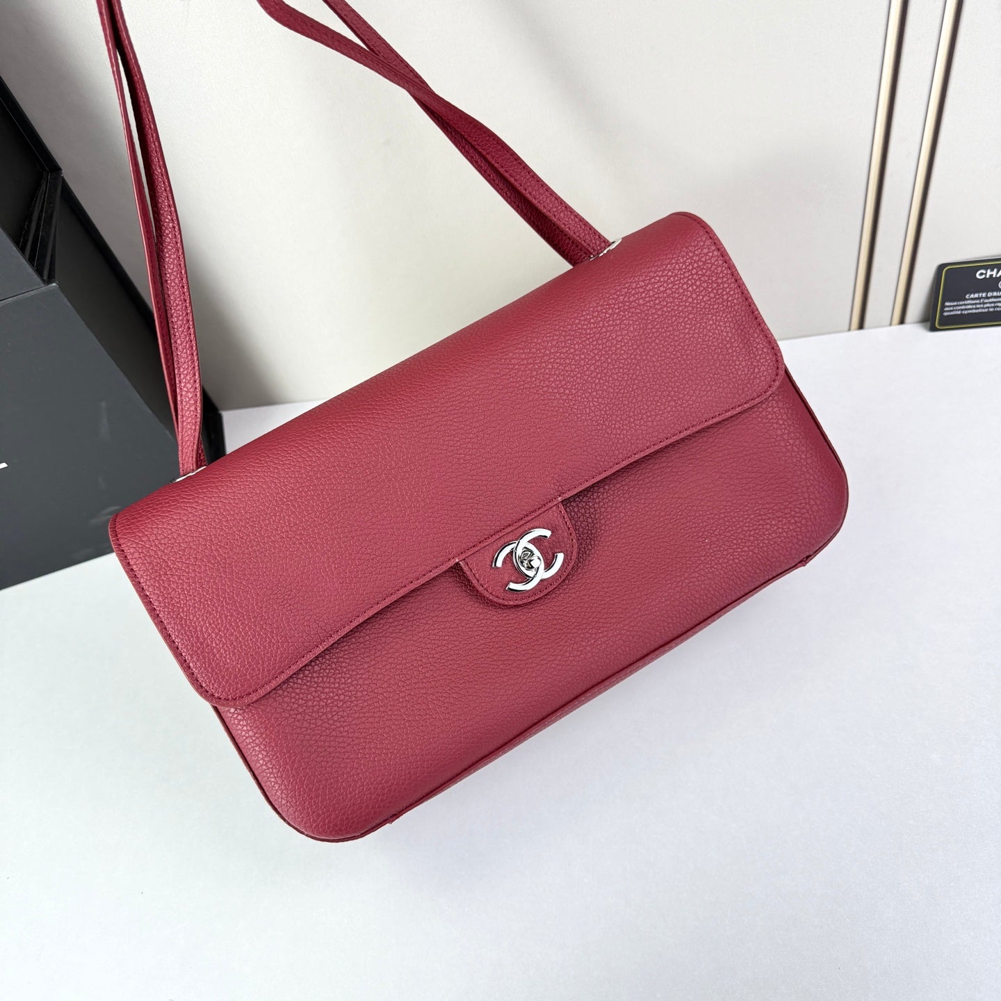 B1R76C35 Popular leather bag