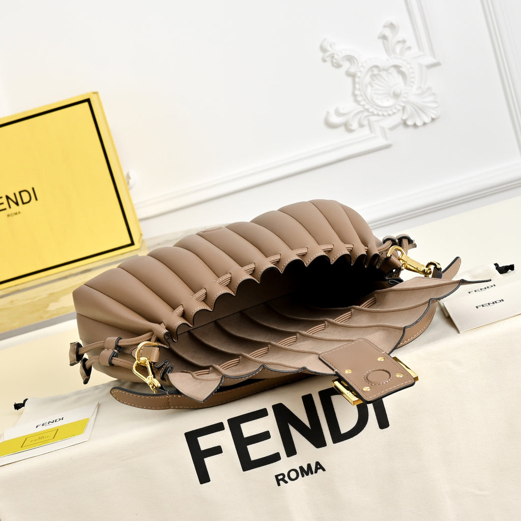 B1P36F106 Popular leather bag