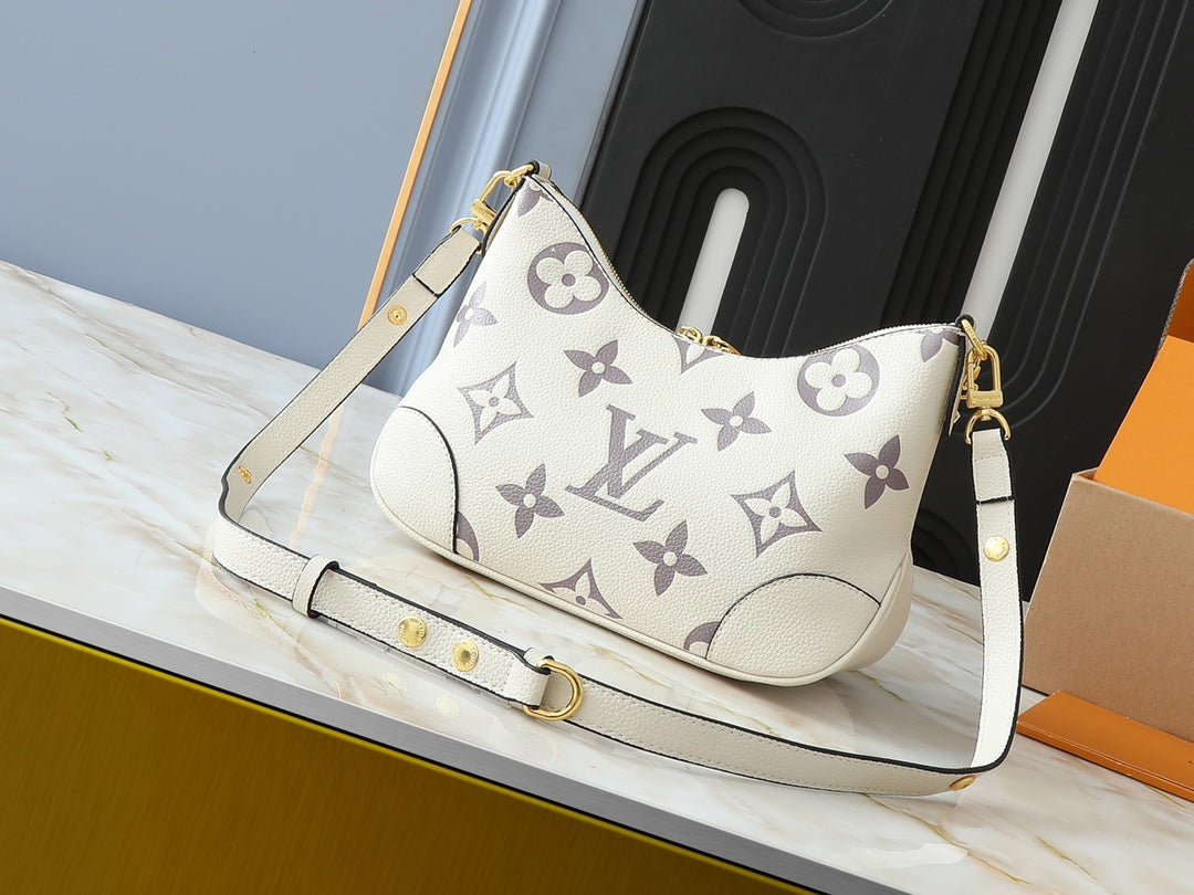 B1R76E48 Popular leather bag