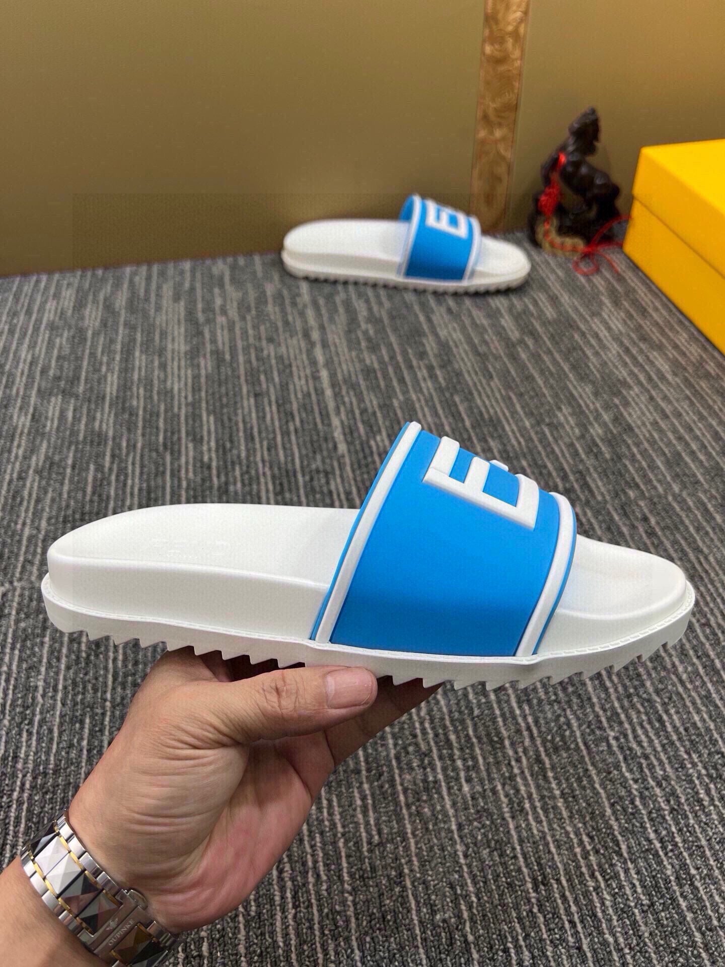 Z5Z35F287 Popular Slippers