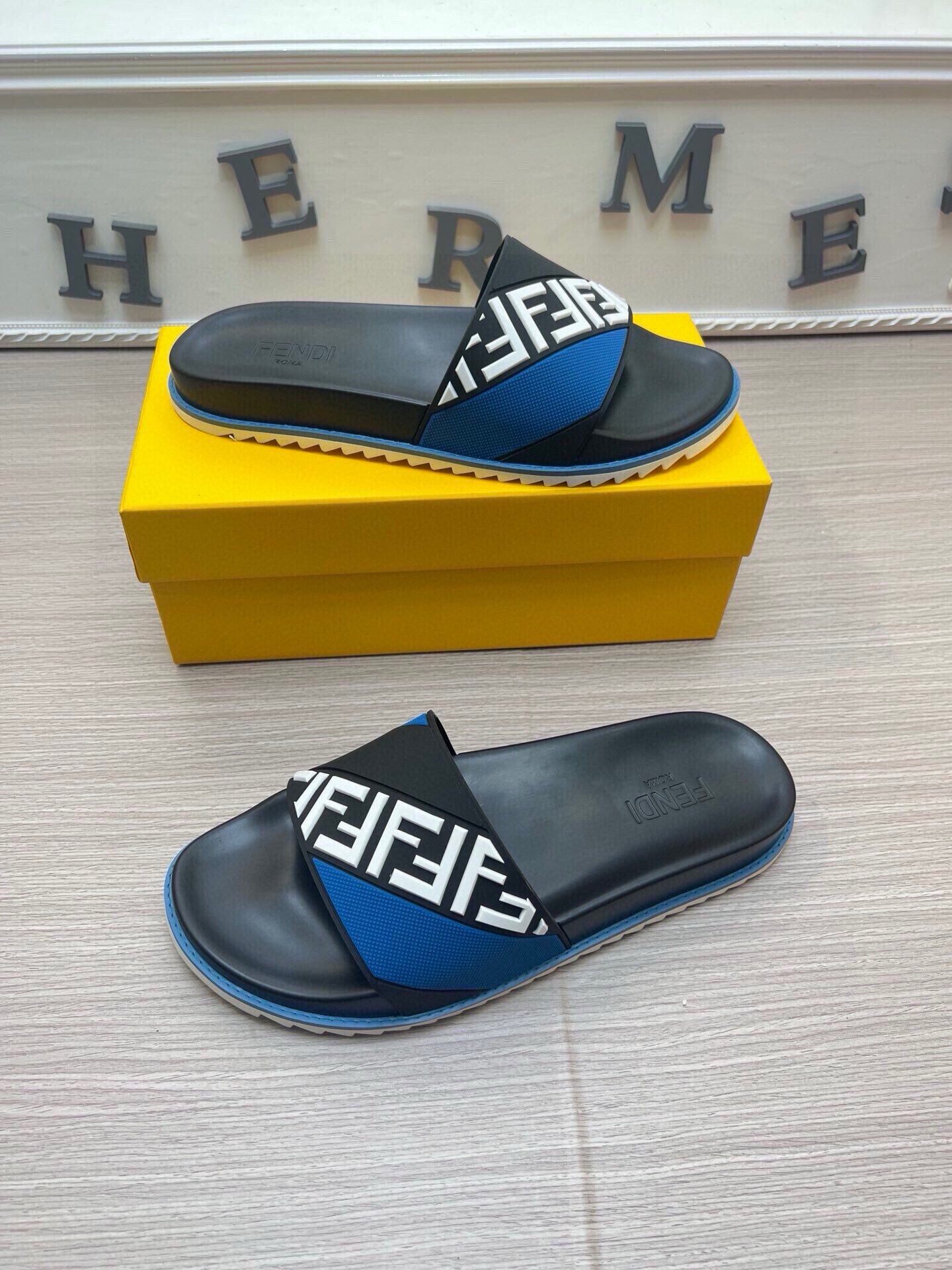 Z5Z35F283 Popular Slippers