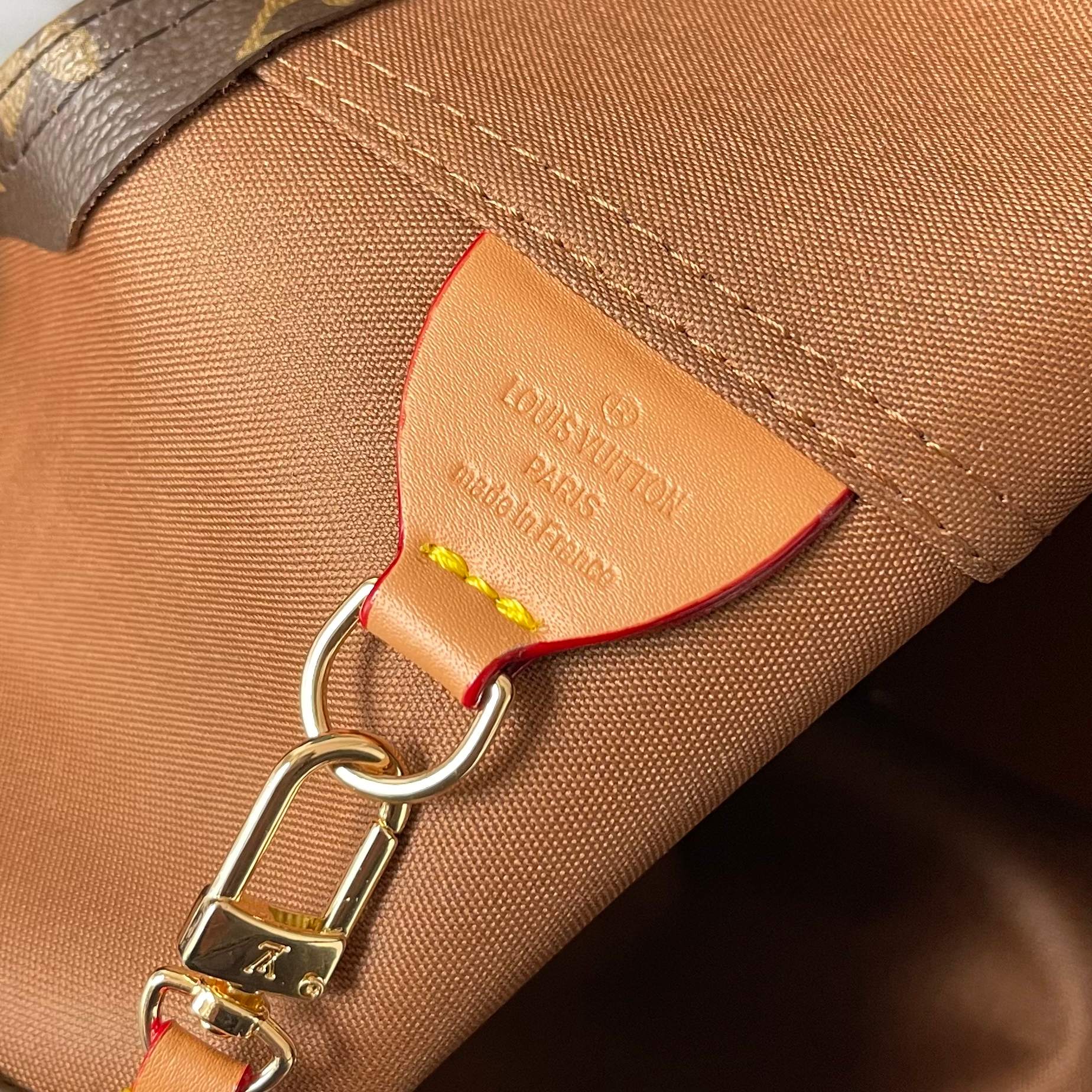 B1X34E274 Popular   leather bag 