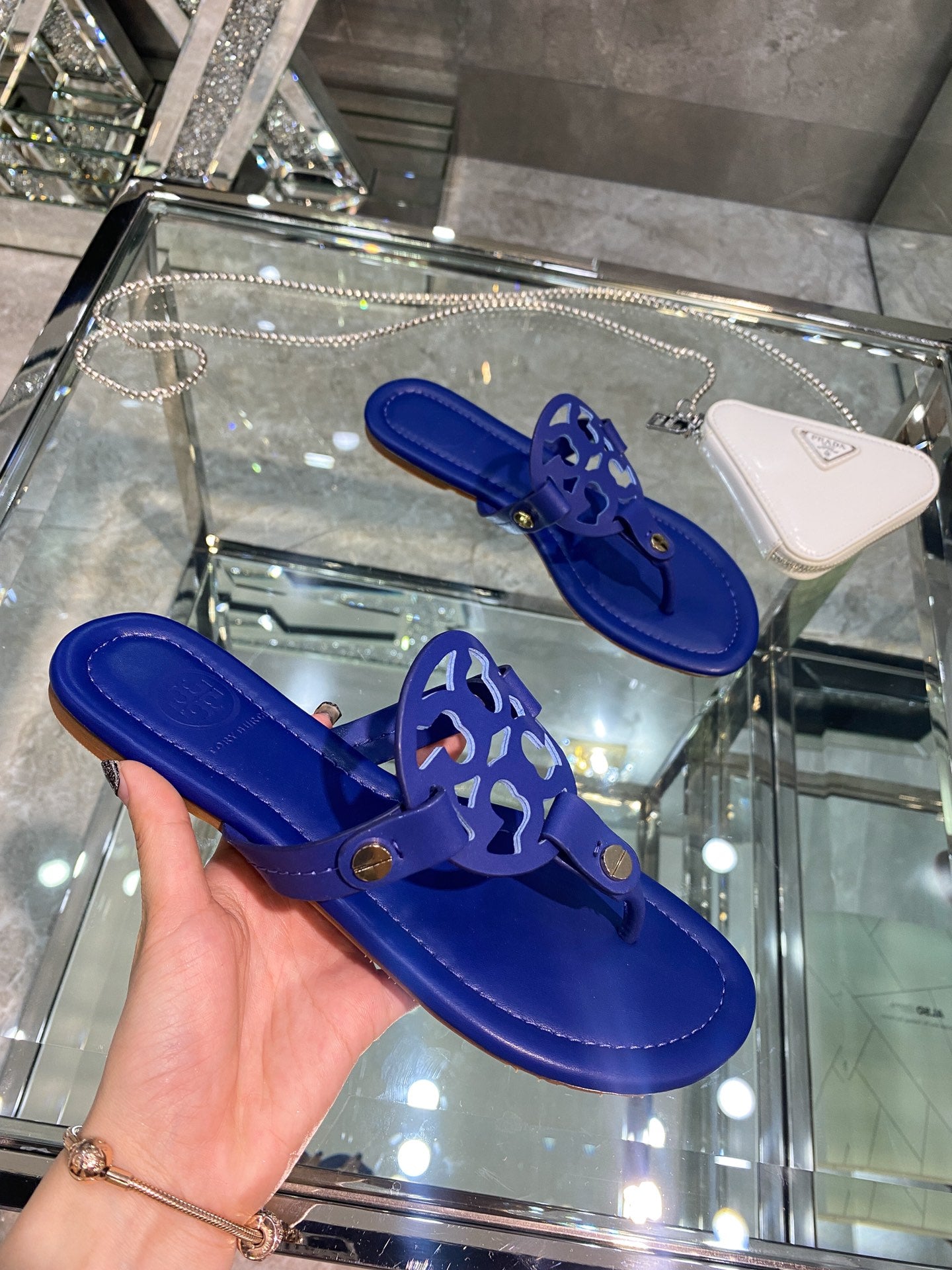 Z2Z85A2  Popular leather Shoes