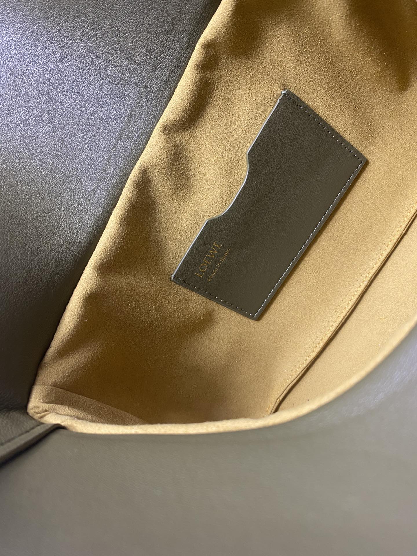 B1R66A11 Popular leather bag
