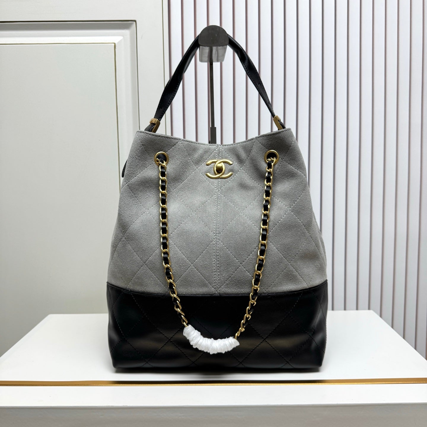 B1P46C19 Popular leather bag