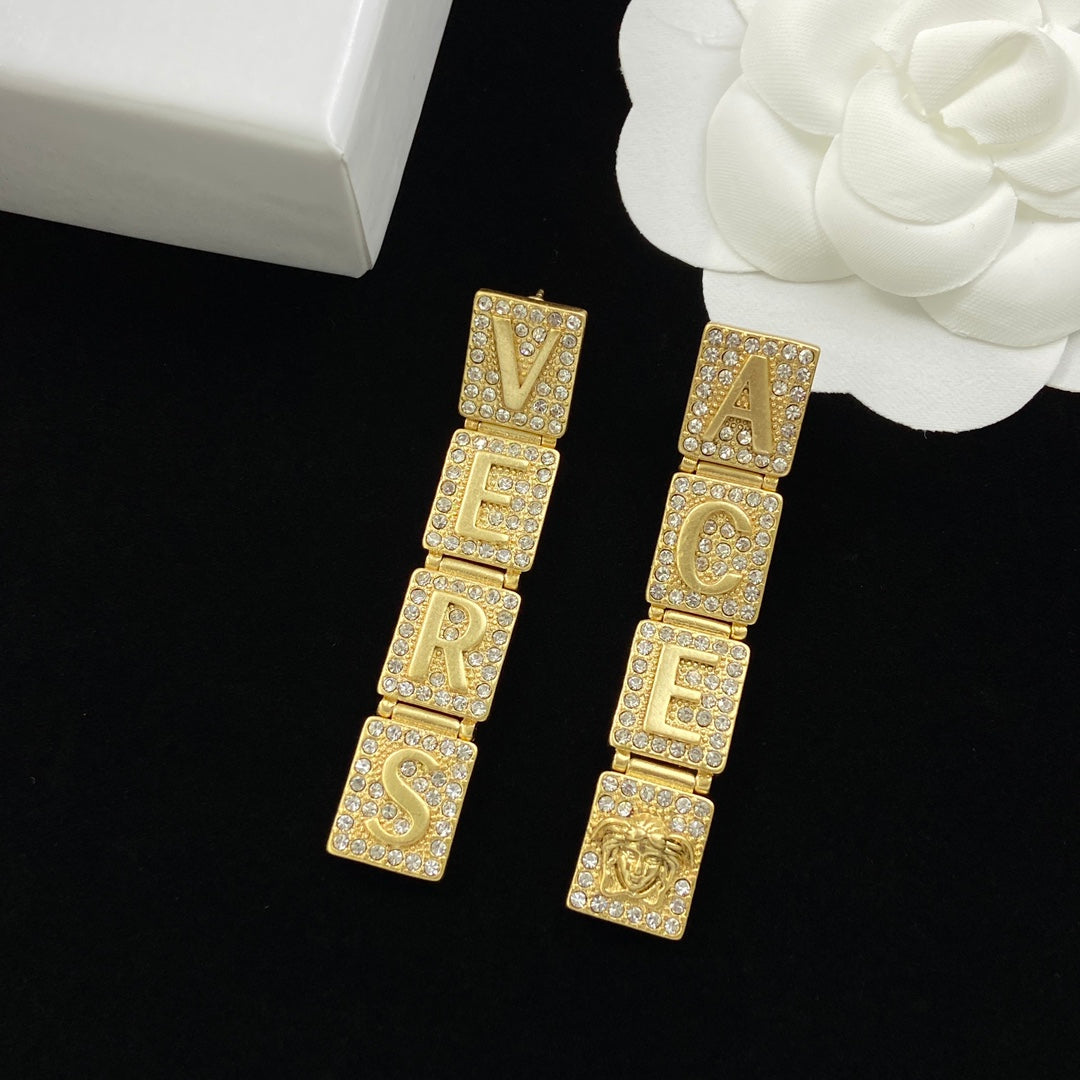 X1R75V81X Popular   Necklace . Earrings.Bracelets.