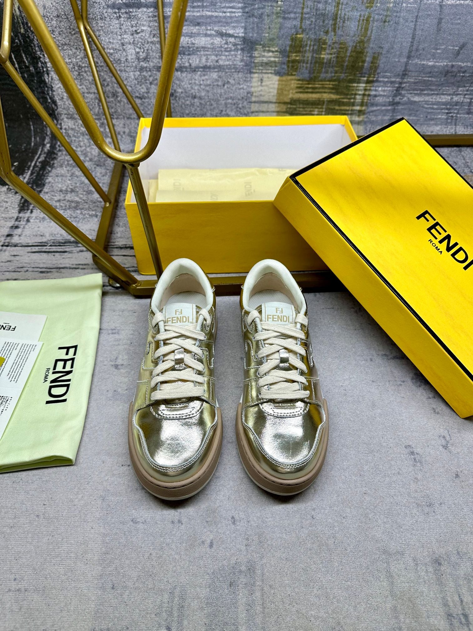 Z2N95F13  Popular high quality shoes