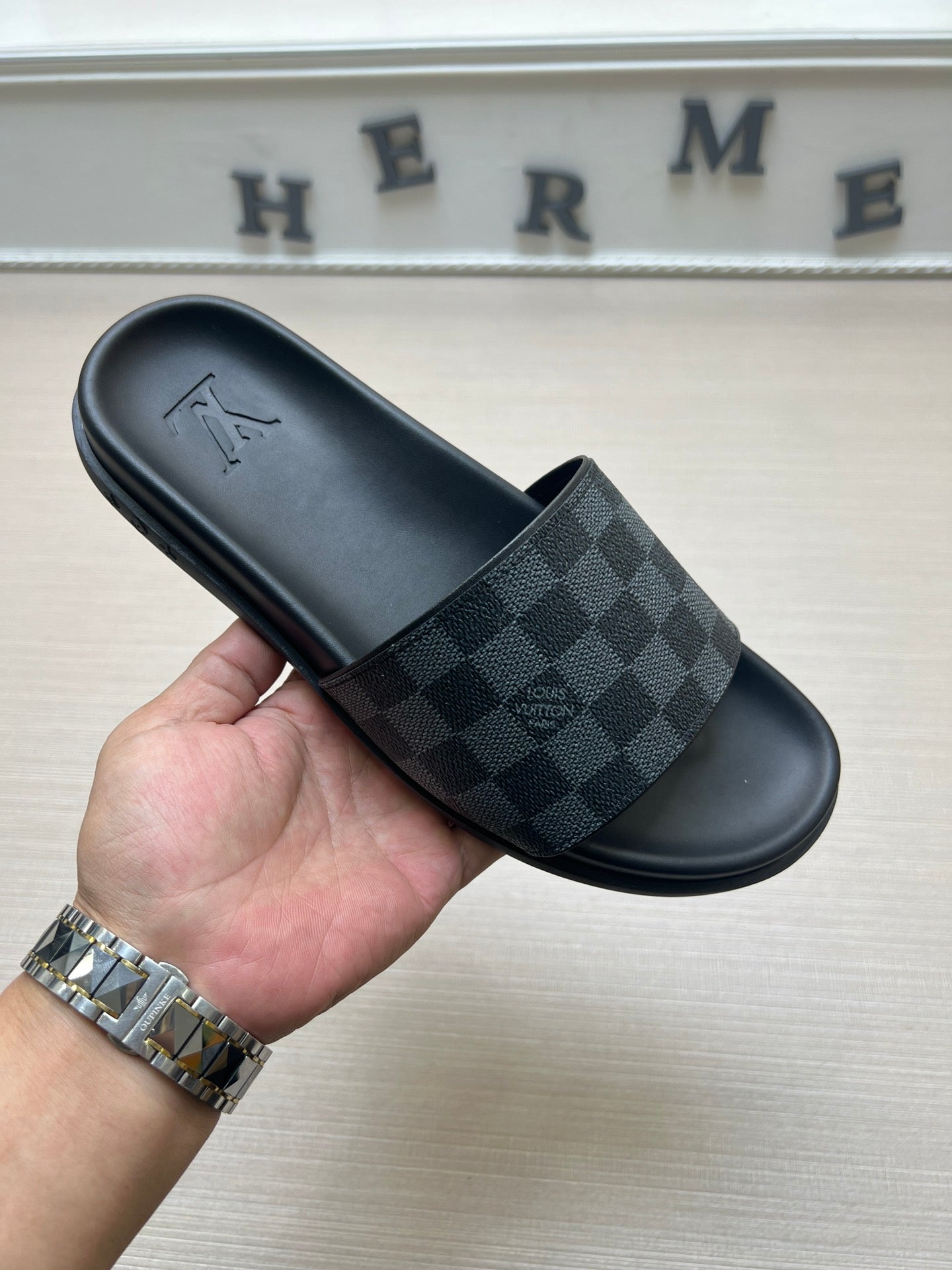 Z5ZE59 Popular slippers