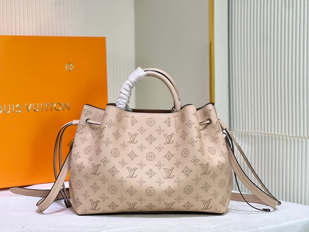 B1X15E13 Popular  leather bag)