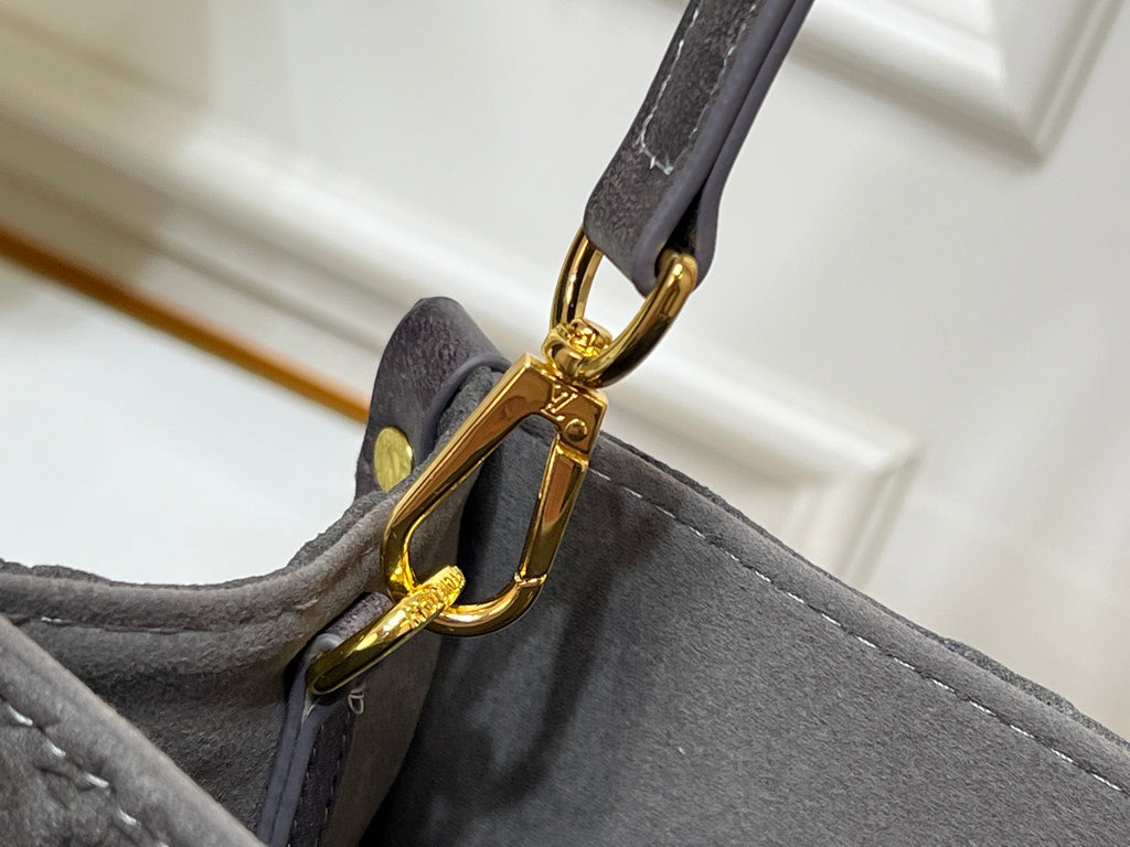 B1R115E156 Popular bag