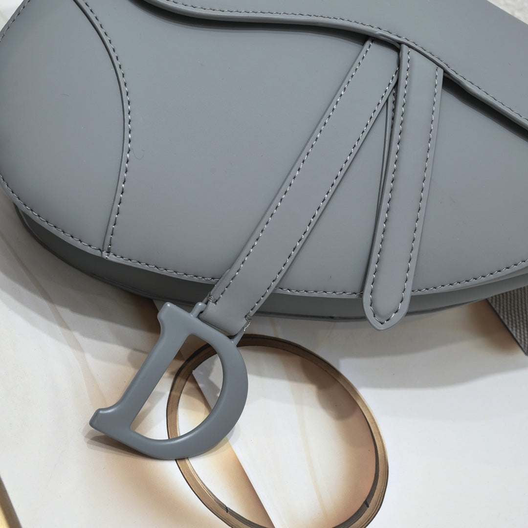 B1W35D115 Popular leather bag