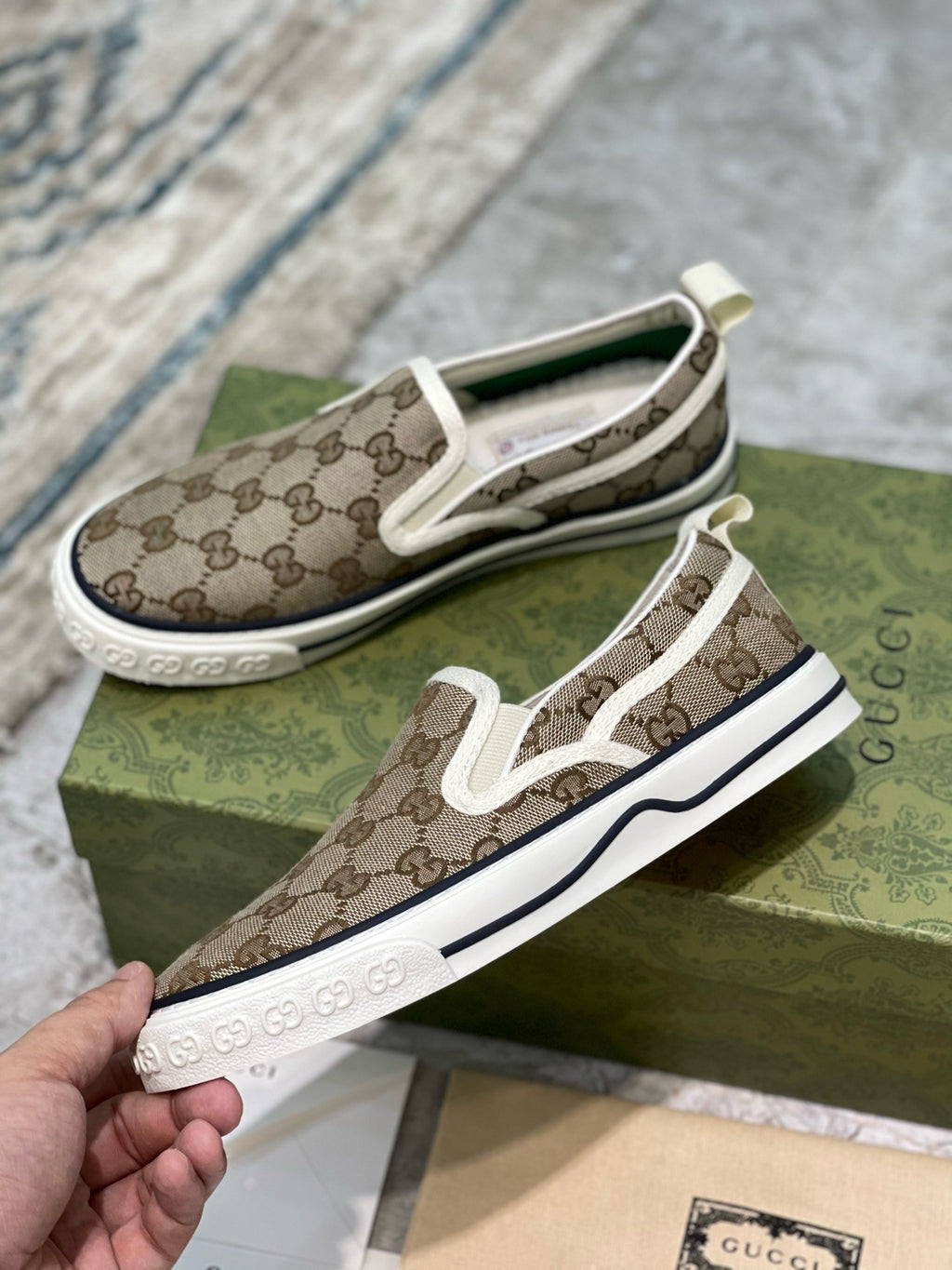 Z2Q105B213 Popular high-quality Shoes