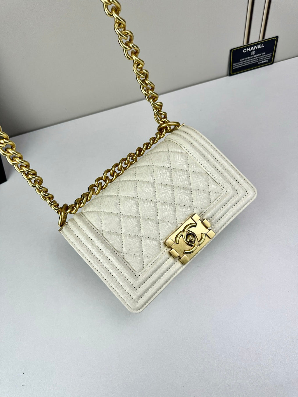 B1P36C17 Popular Caviar leather bag
