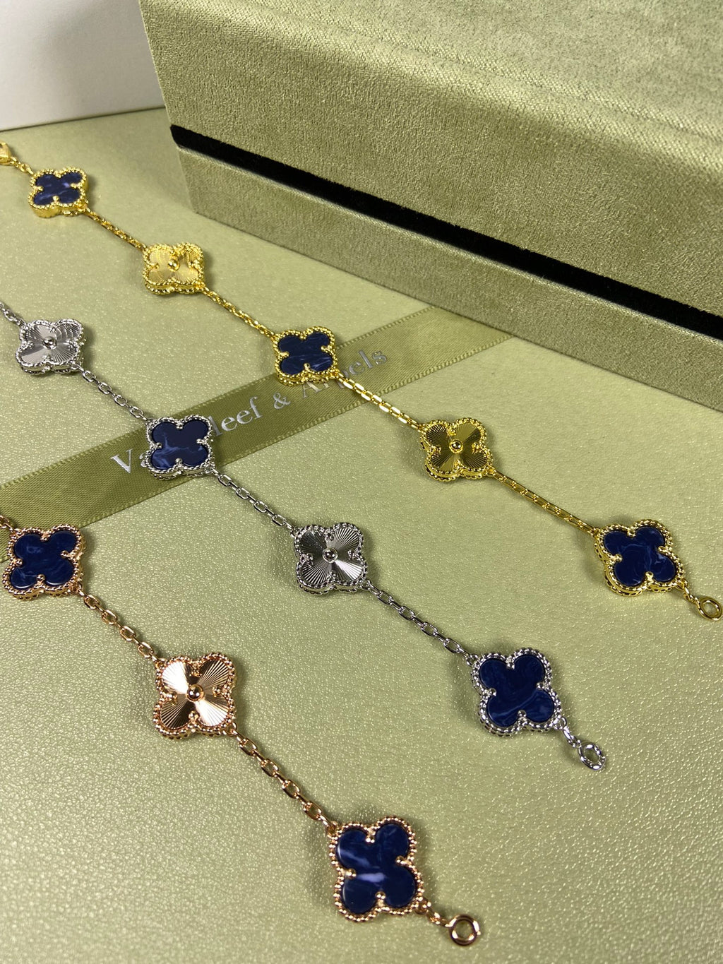 X5X94VA181K  Popular bracelets  5 flowers normal size1.5cm flower