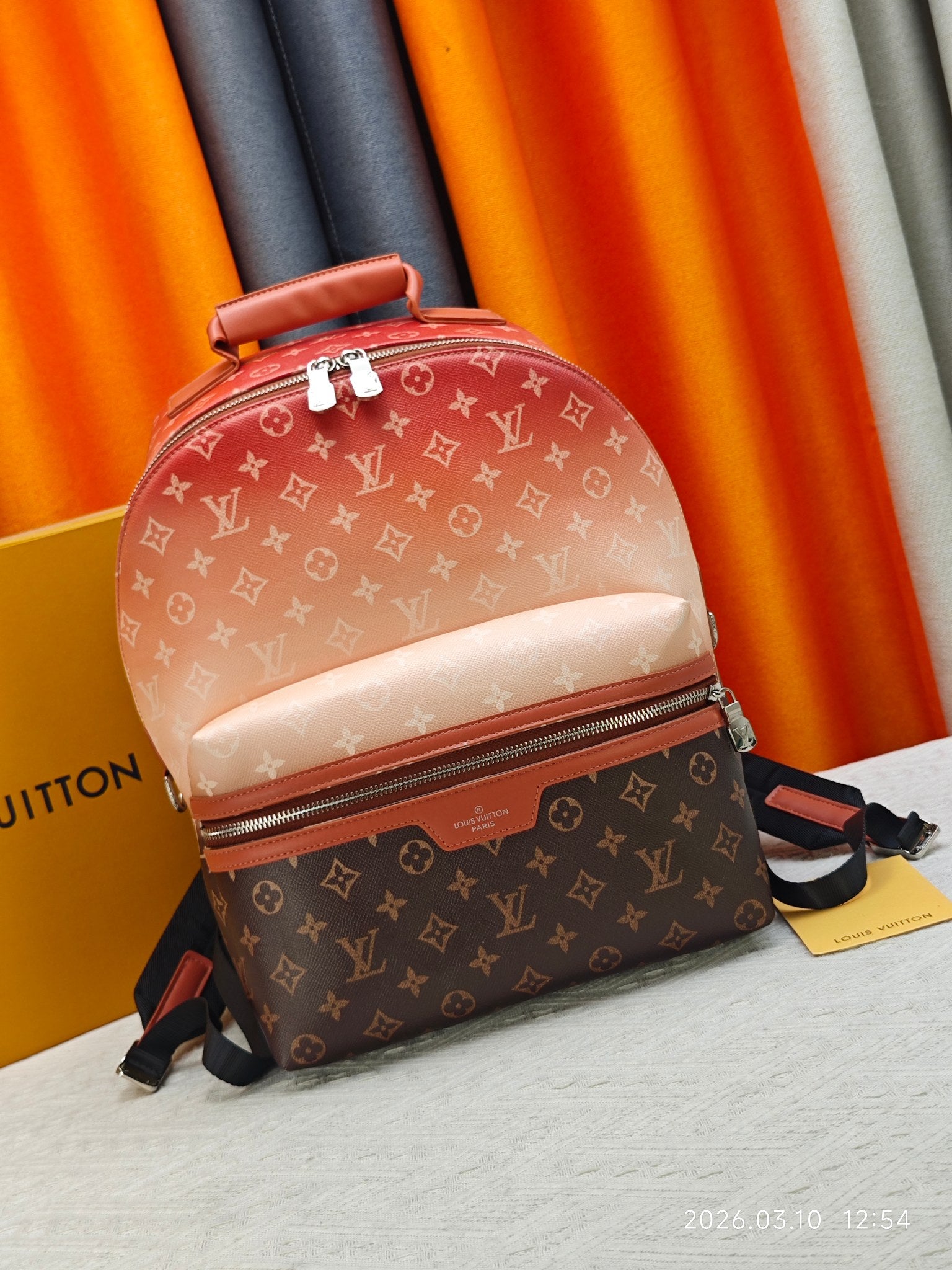 B1P36E18 Popular leather bag