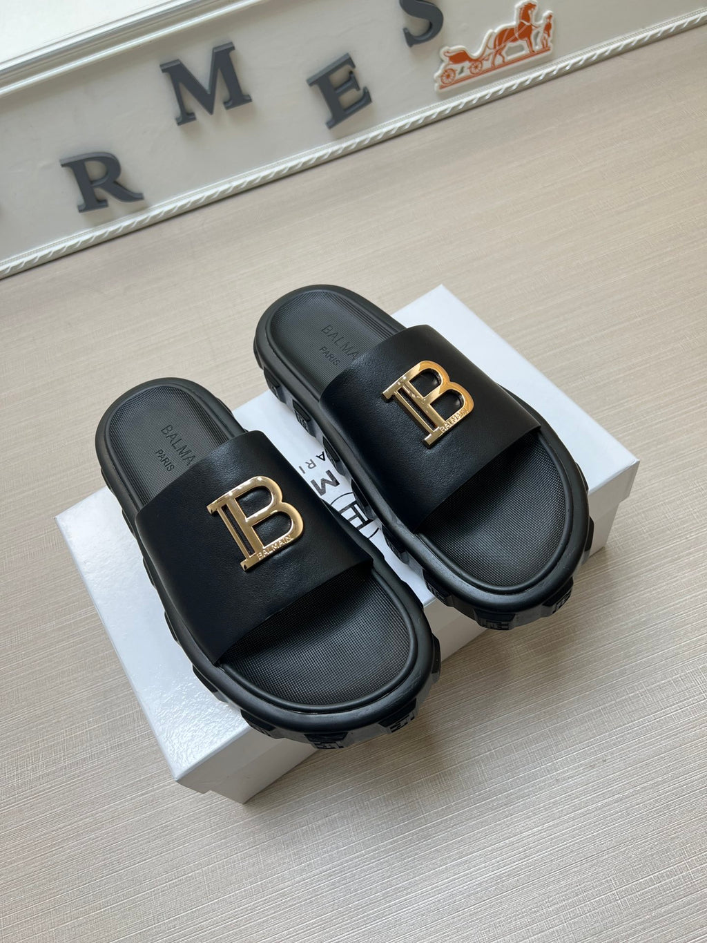 Z5ZA110  Popular slippers