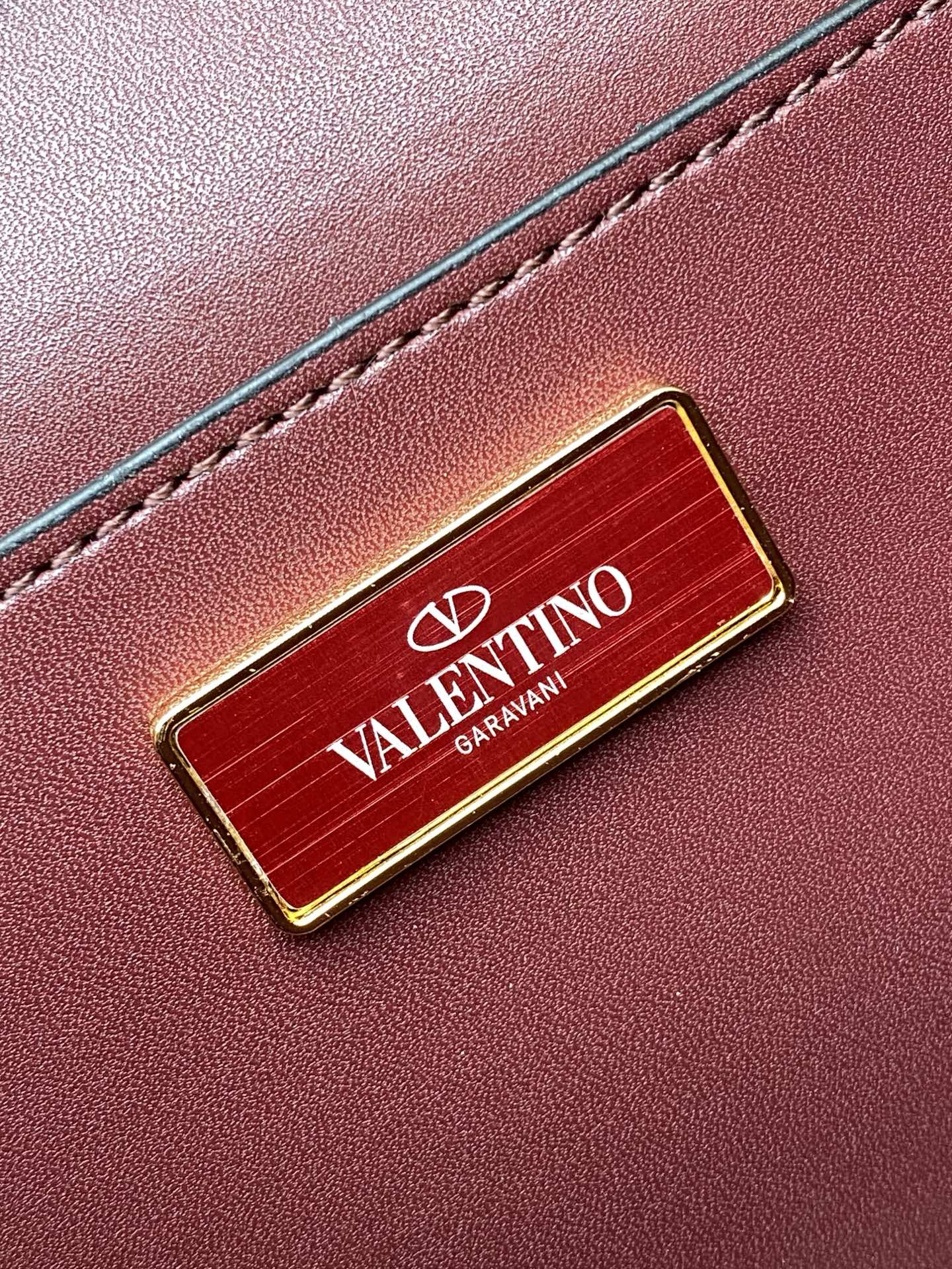 B1P36A74 Popular leather bag