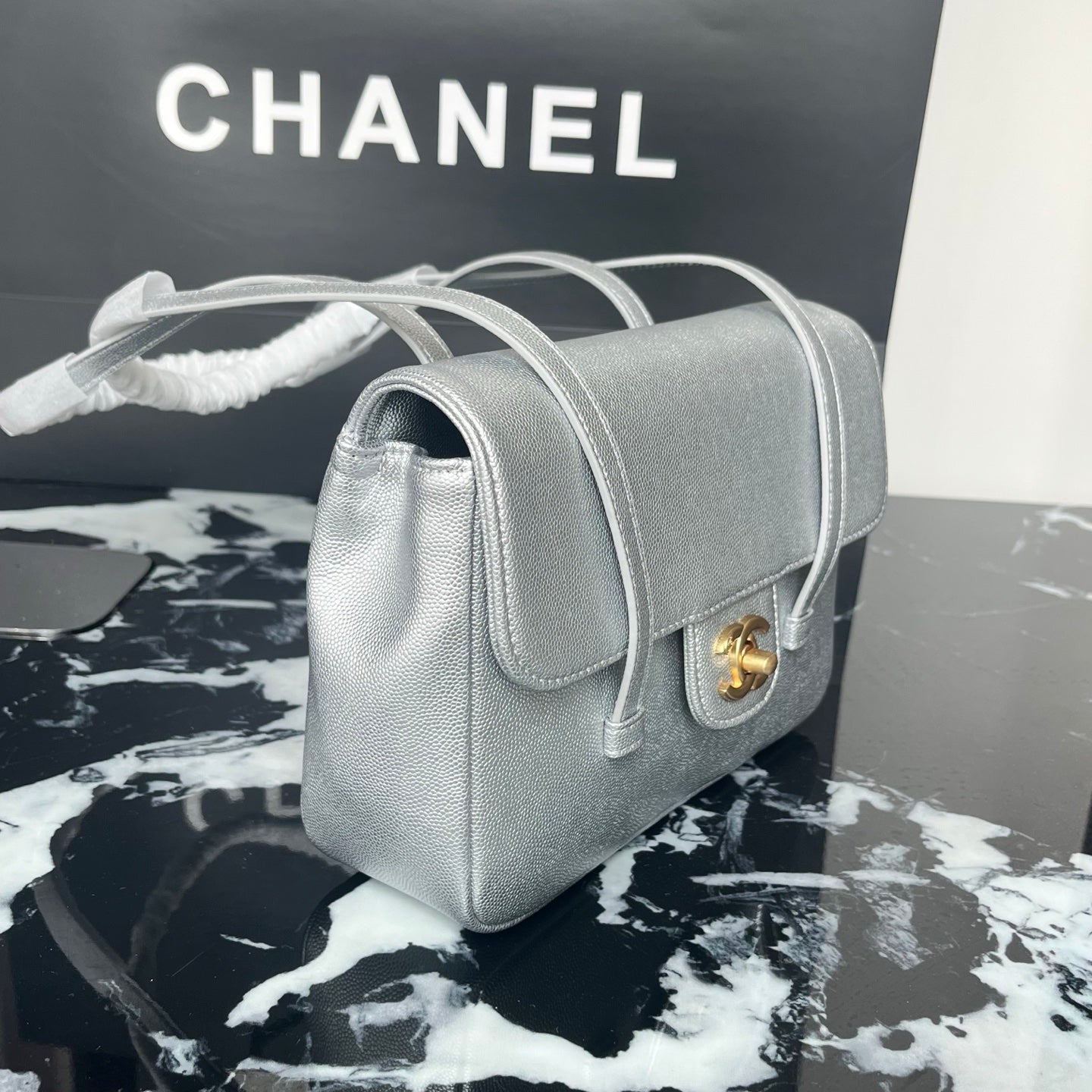B1X46C1 Popular leather bag