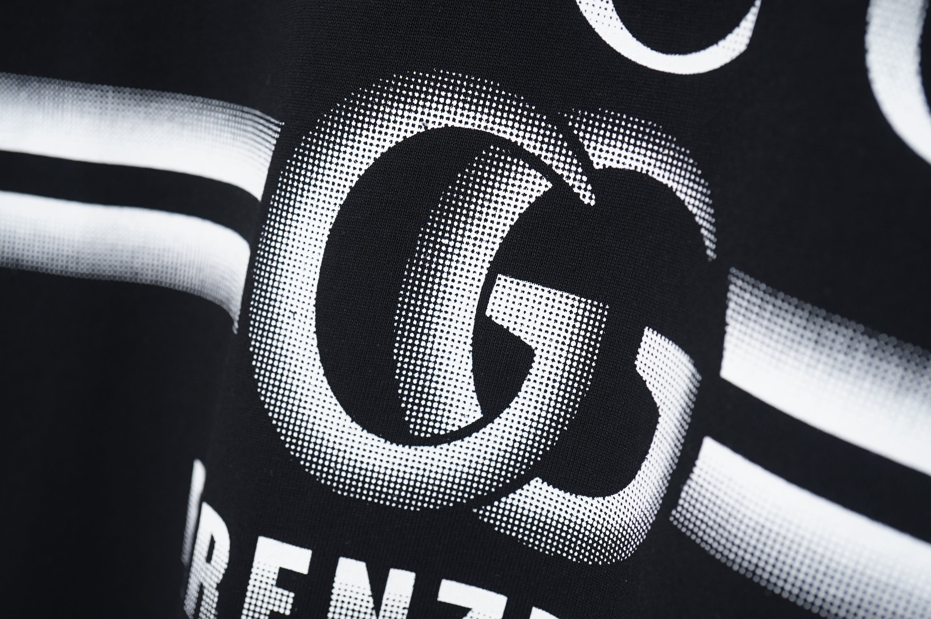 U1R86B11 Popular T-shirts