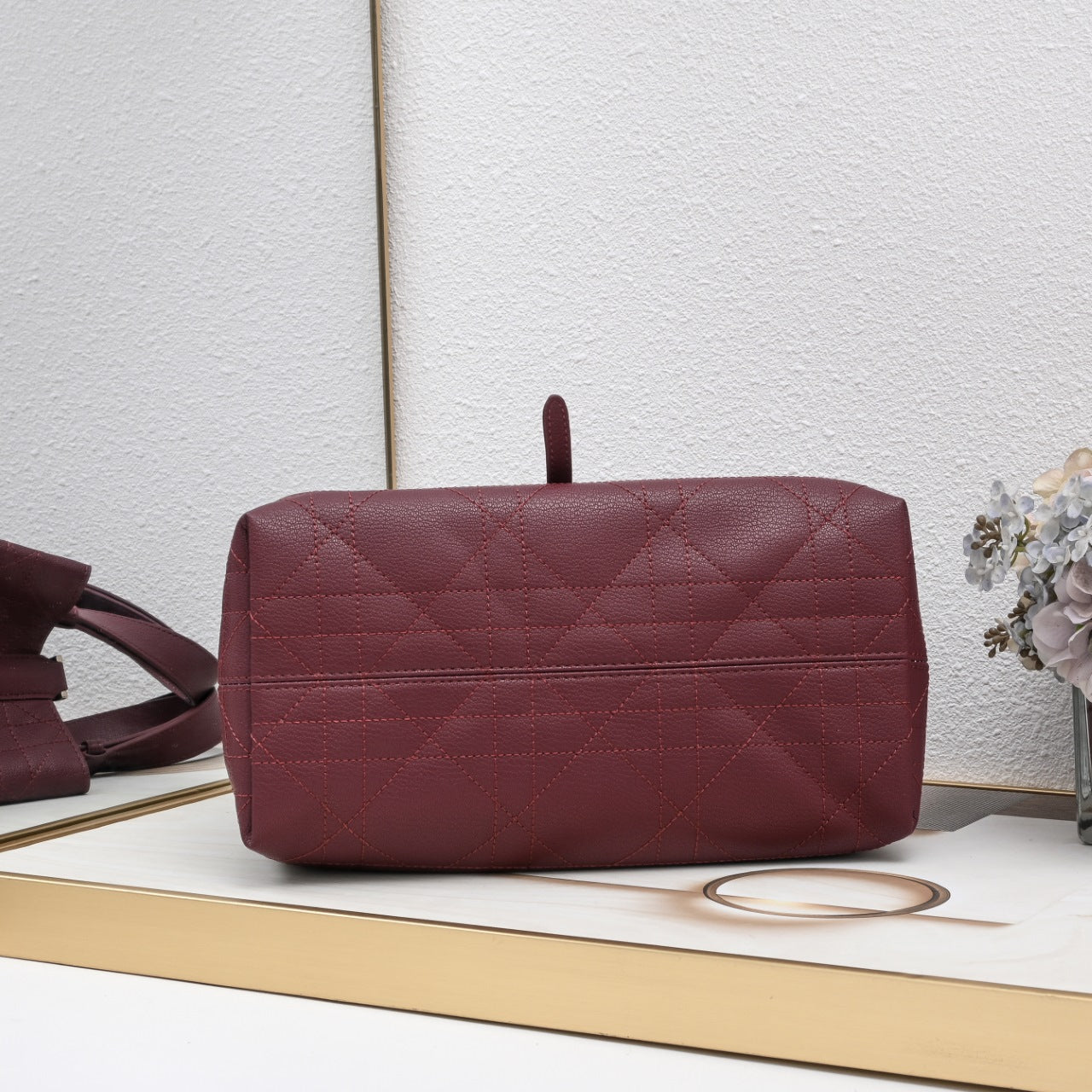 B1R76D42 Popular leather bag