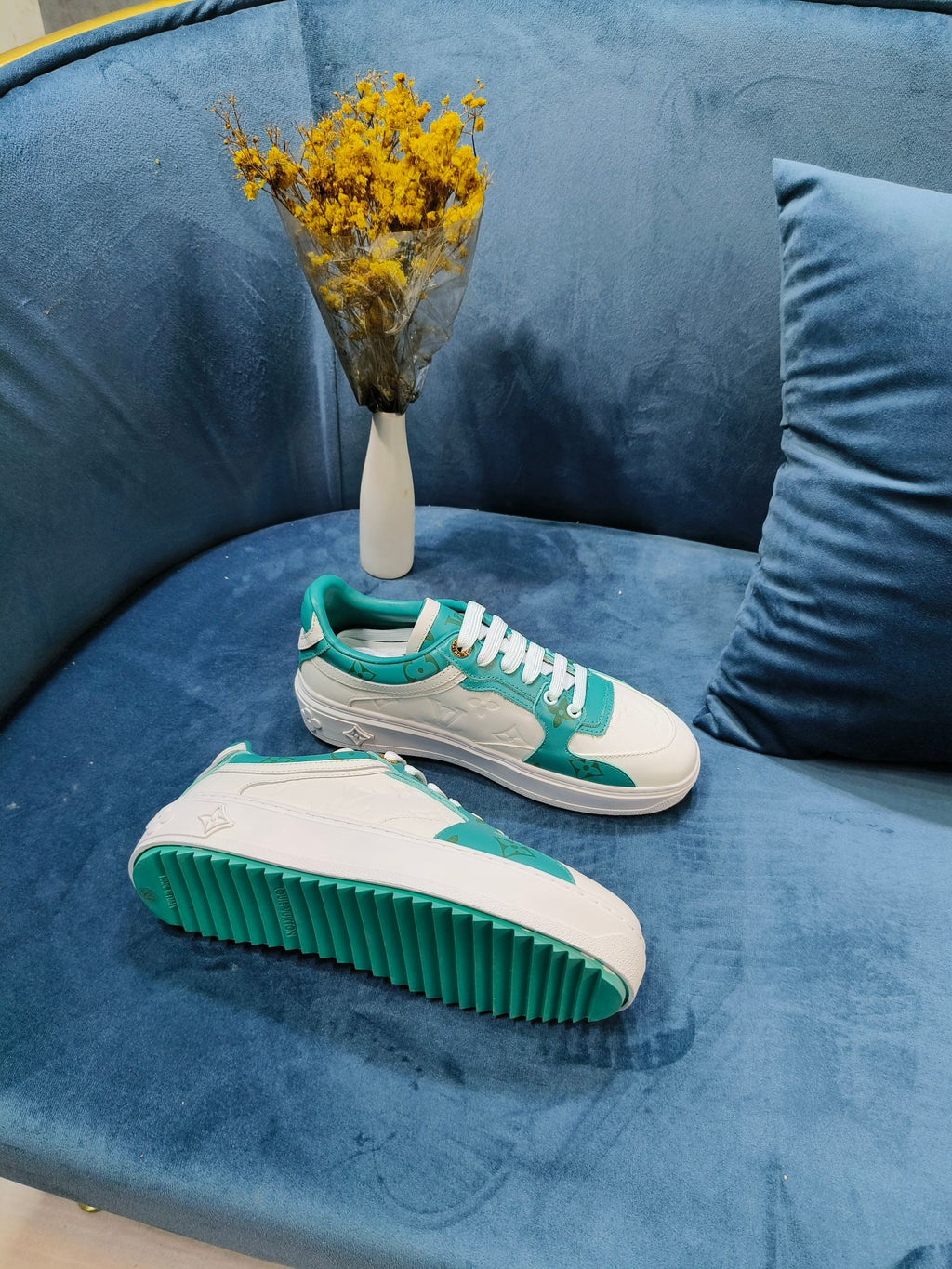 Z2YE45 Popular Sneakers
