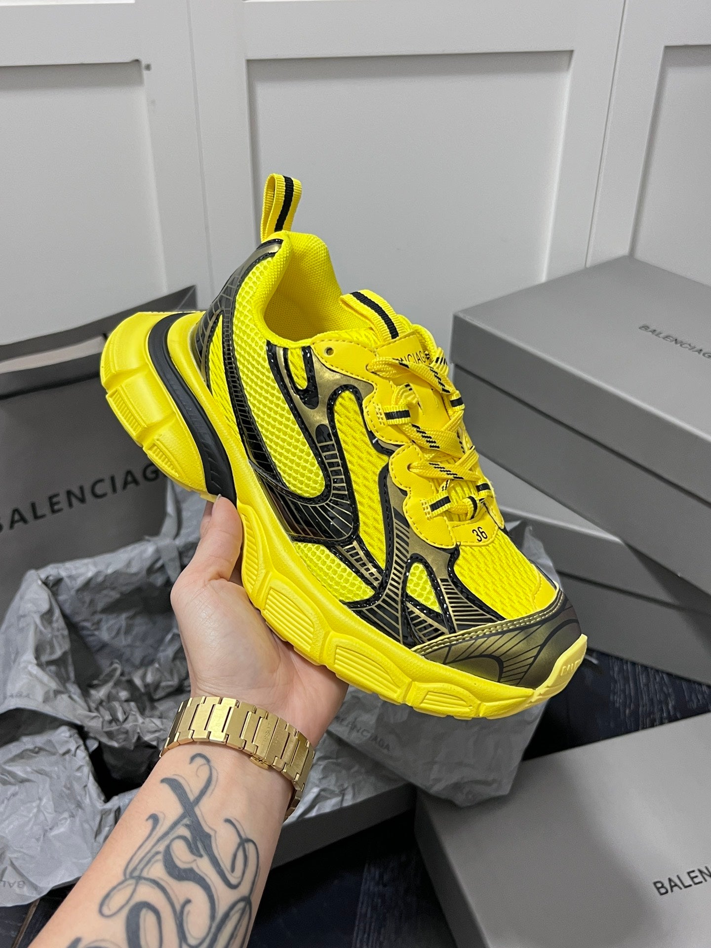 Z1Z54J115 Popular shoes
