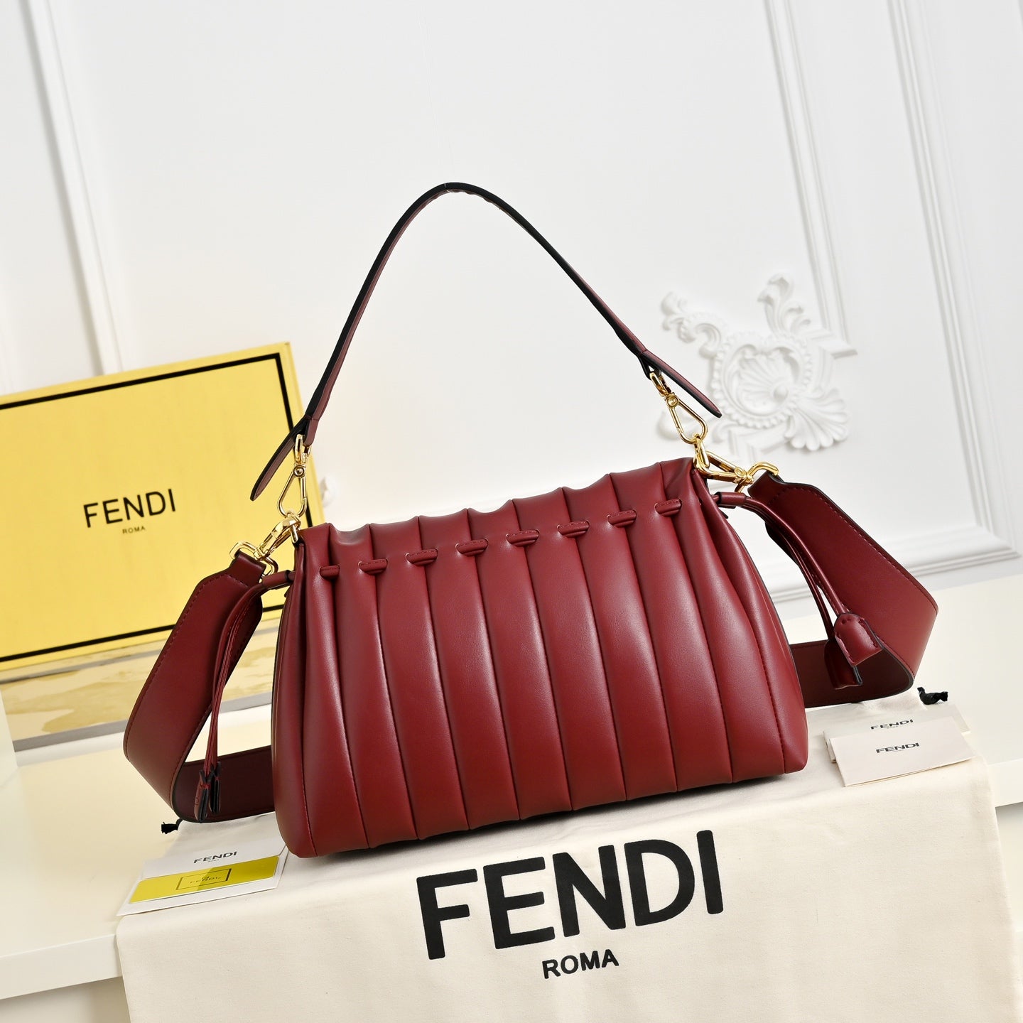B1P36F106 Popular leather bag