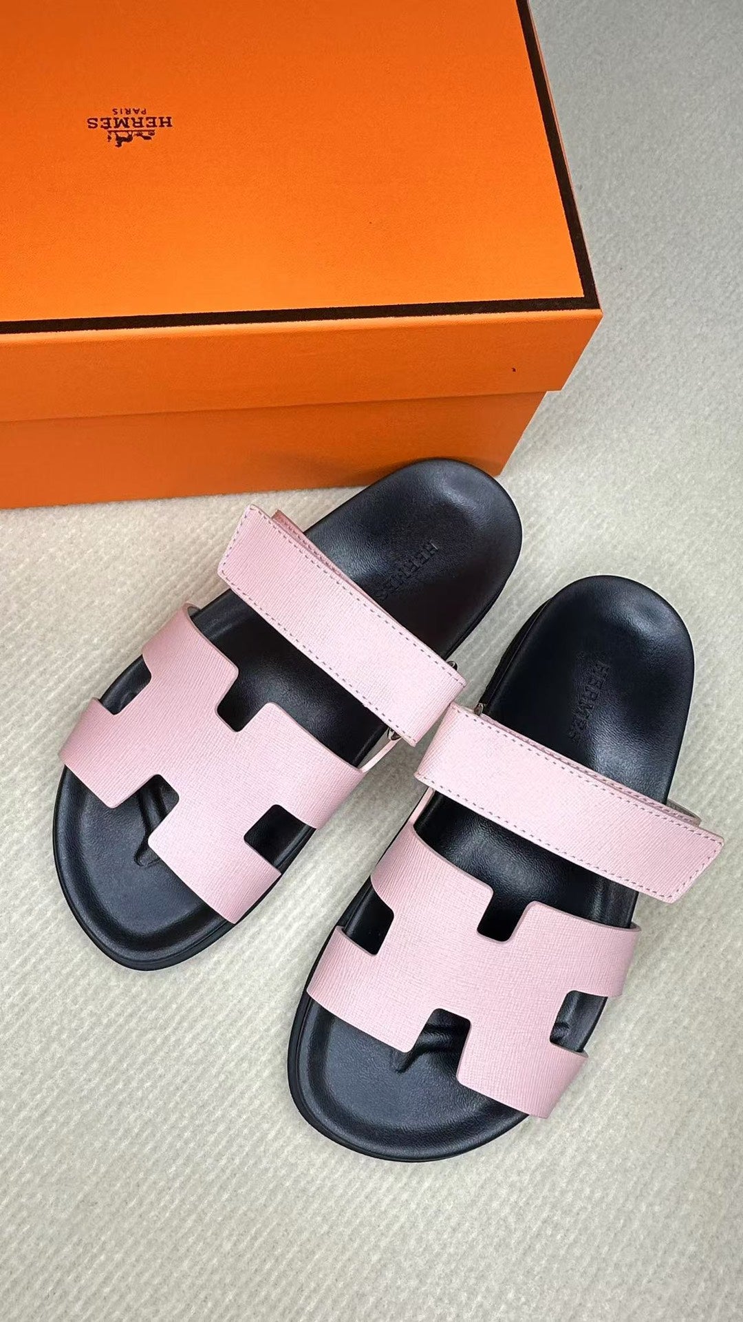Z2Q55H26 Popular leather shoes