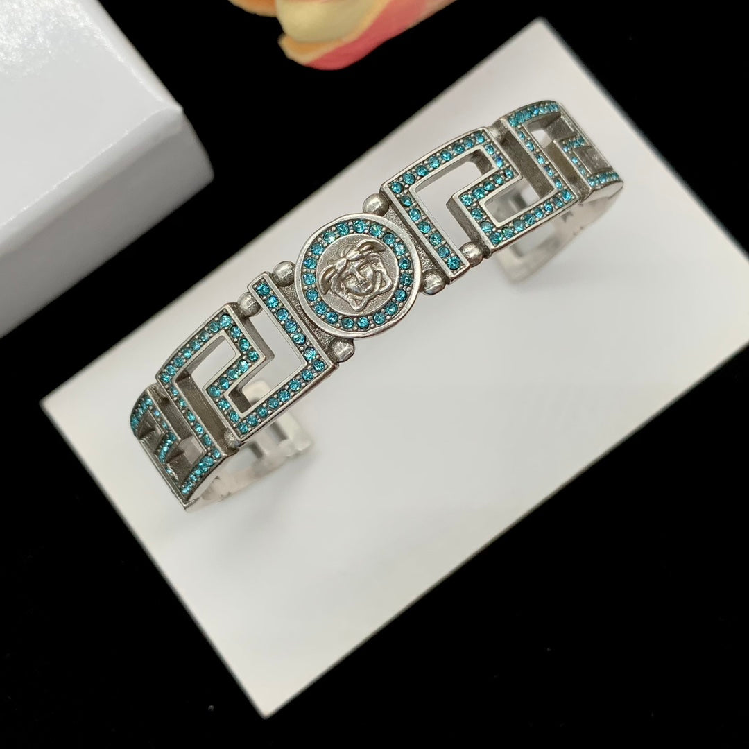 X1N73V73K  Popular bracelet