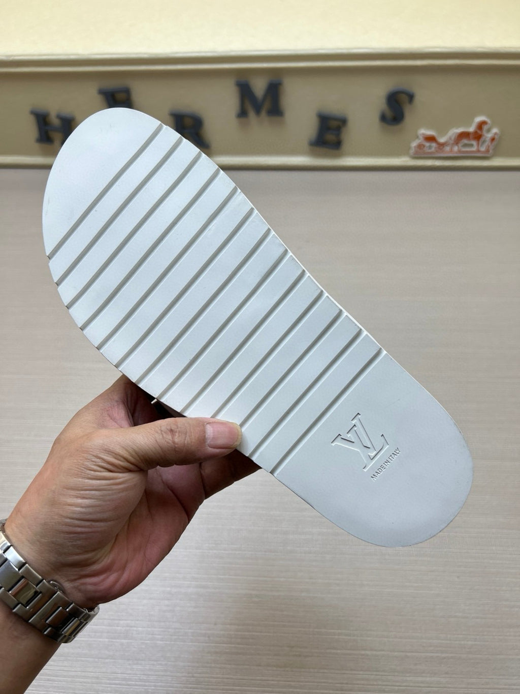 Z5N75E6  Popular Slippers