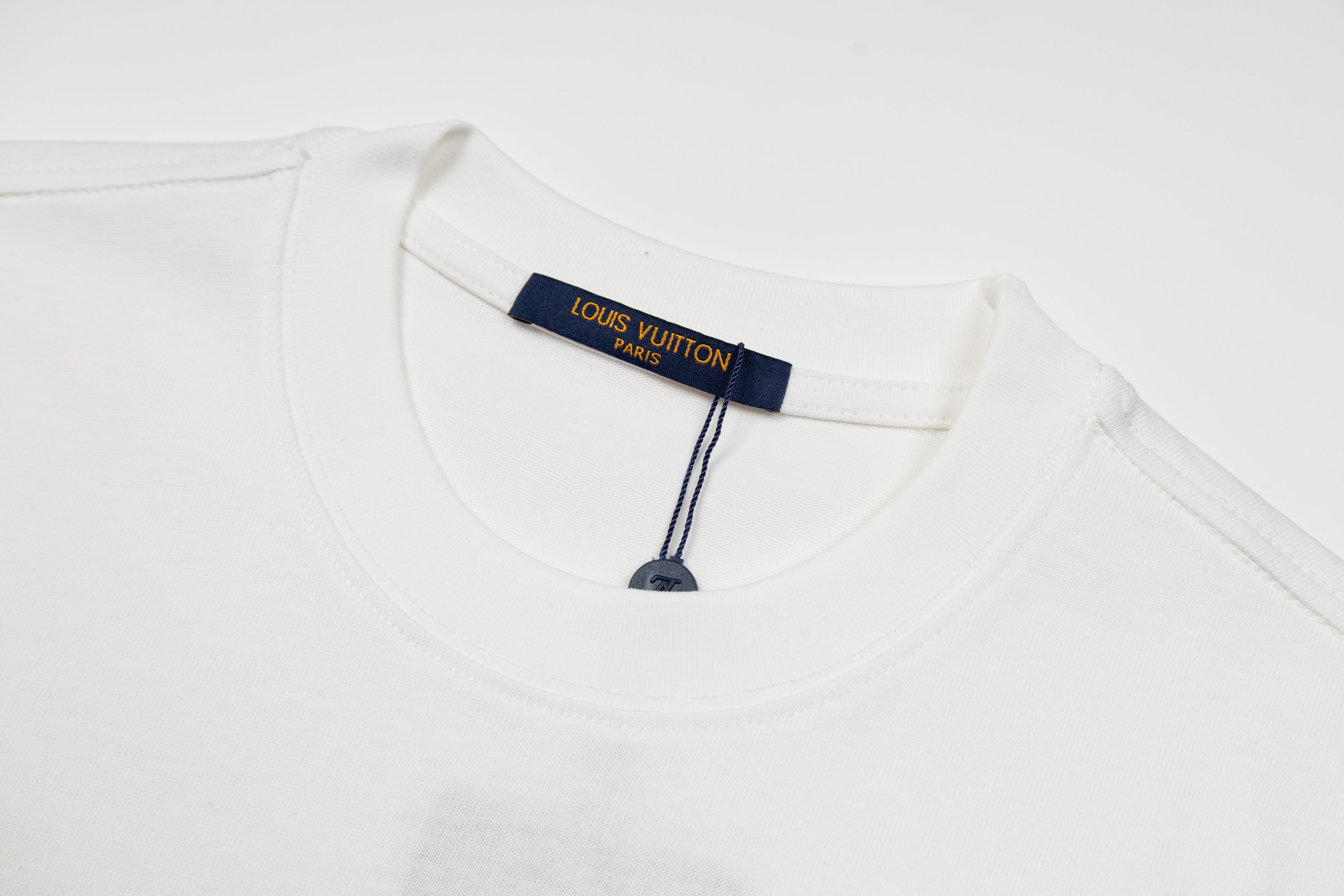 U1R76E38 Popular T-shirts