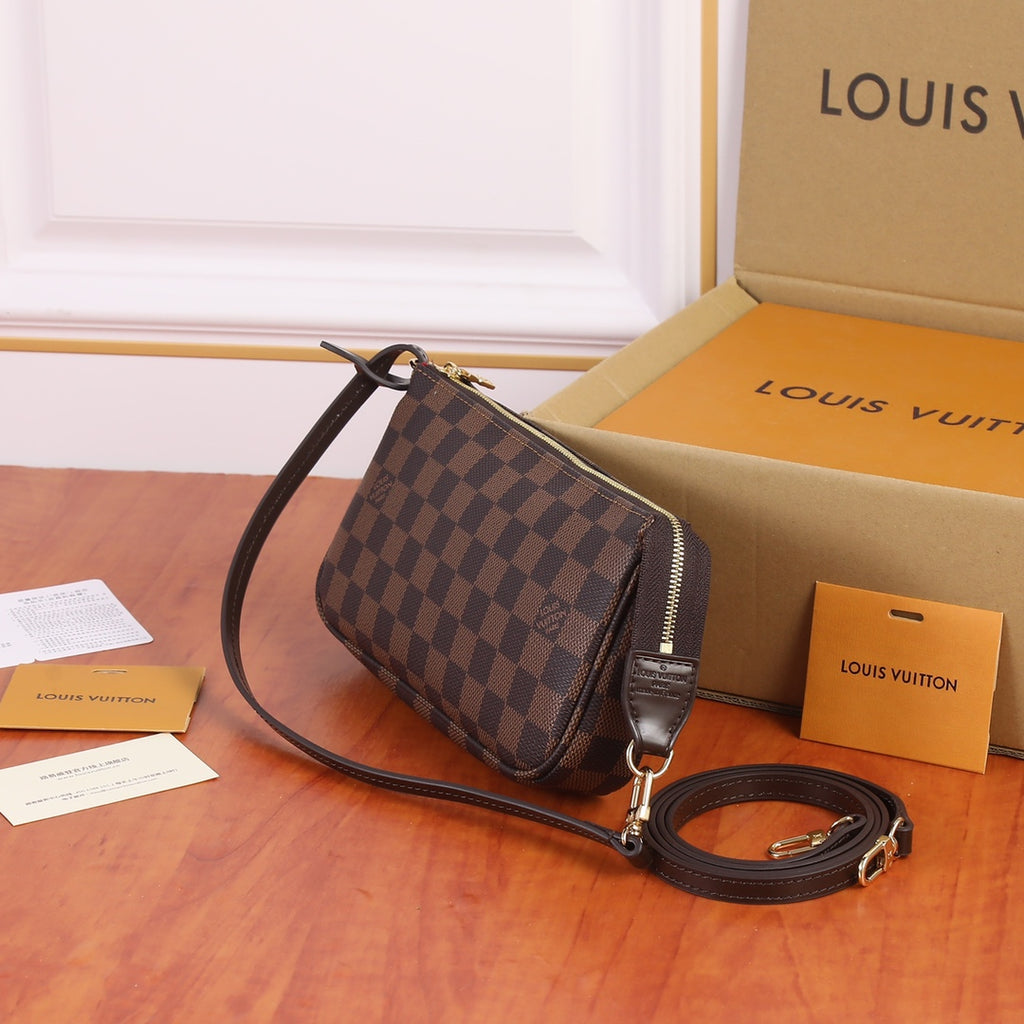 B1X102E17 Popular  leather bag 