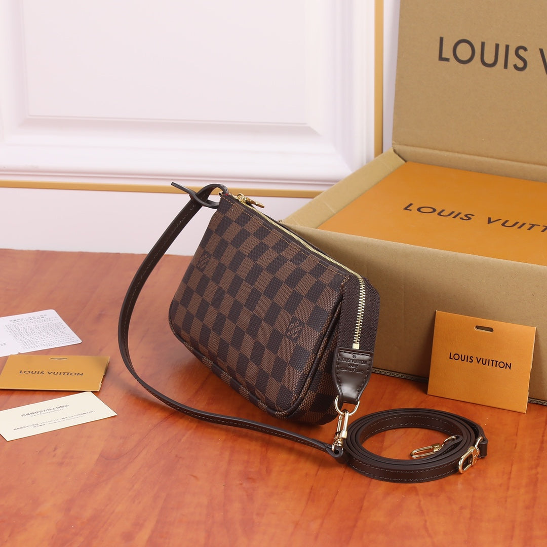 B1X102E17 Popular  leather bag 