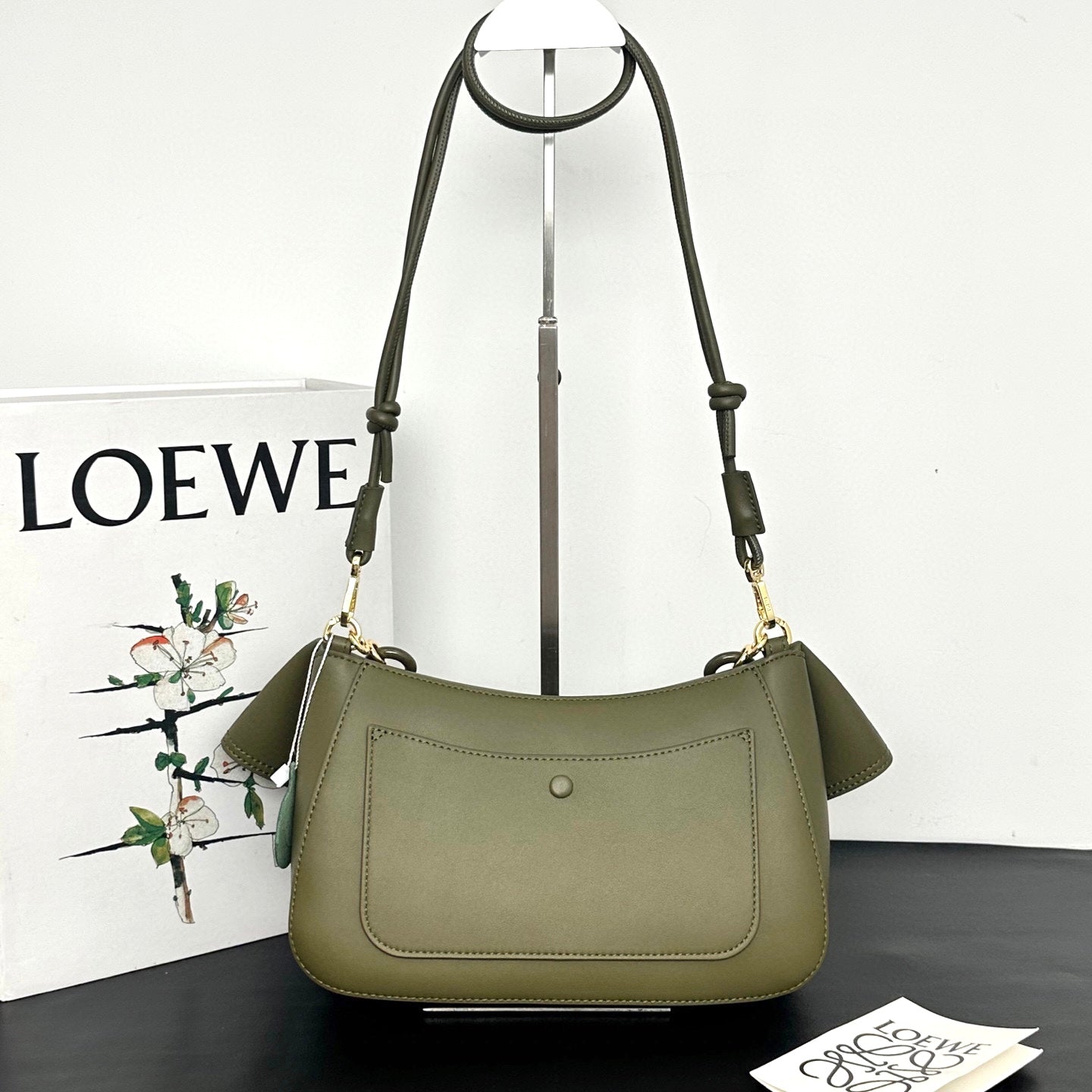 B1R66A11 Popular leather bag