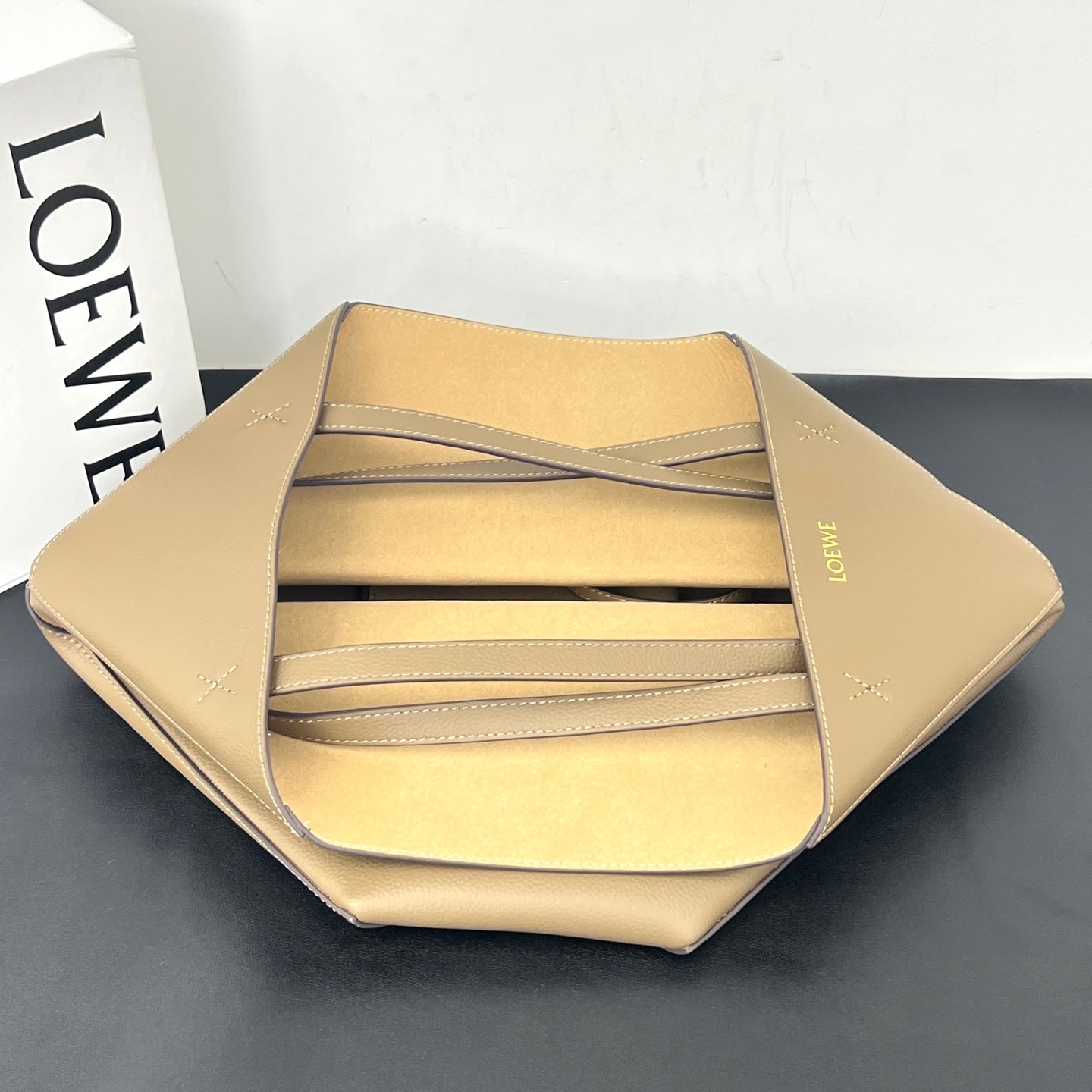 BB1R46A6 Popular leather bag