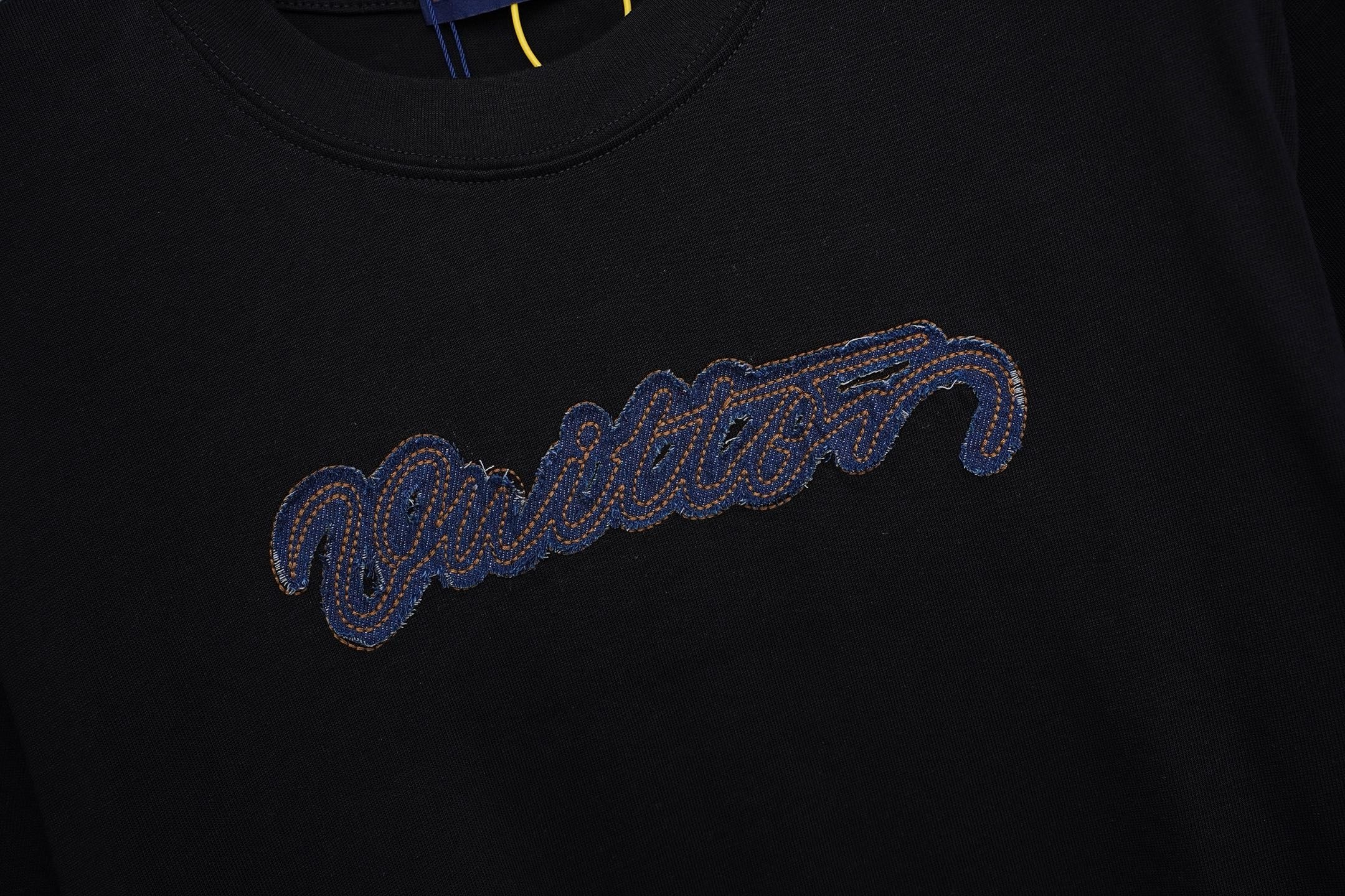 U1R76E18 Popular T-shirts