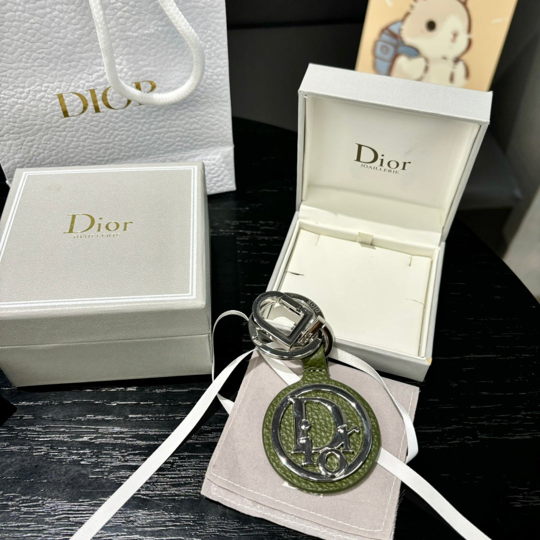 A1R46D30 Popular bag 's charms accessories