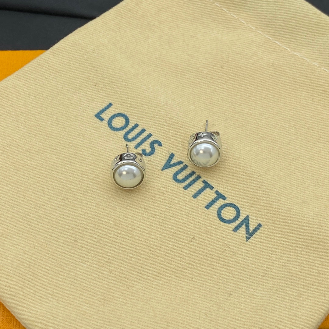 X1Z94E1022E Popular Earrings