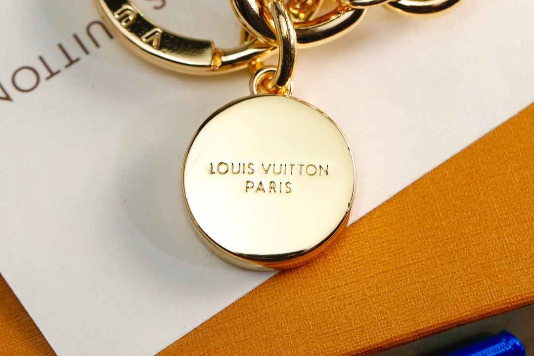 A1Q105E16 Popular bag 's charms accessories