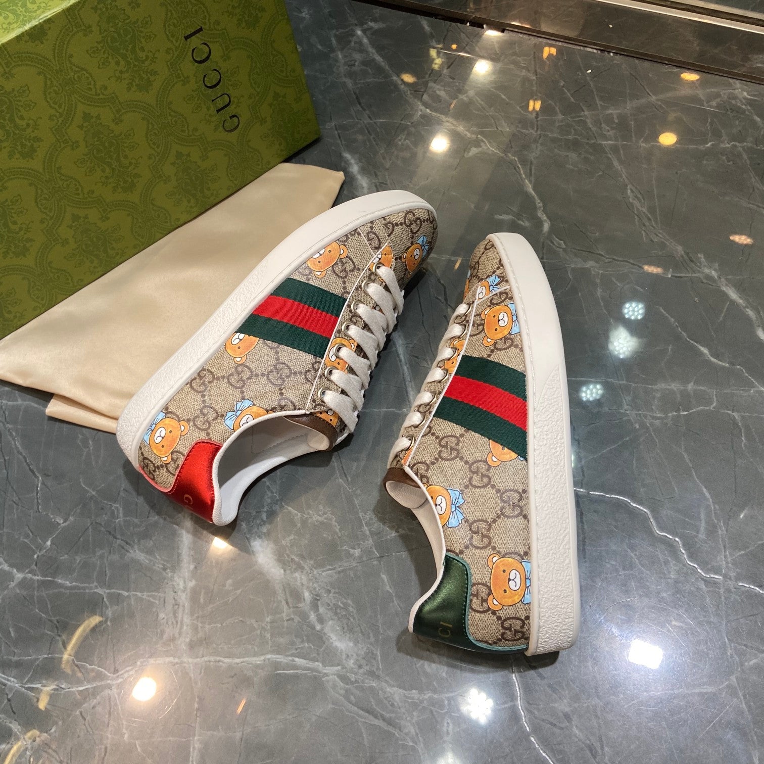 Z2Q105B196 Popular high-quality Shoes