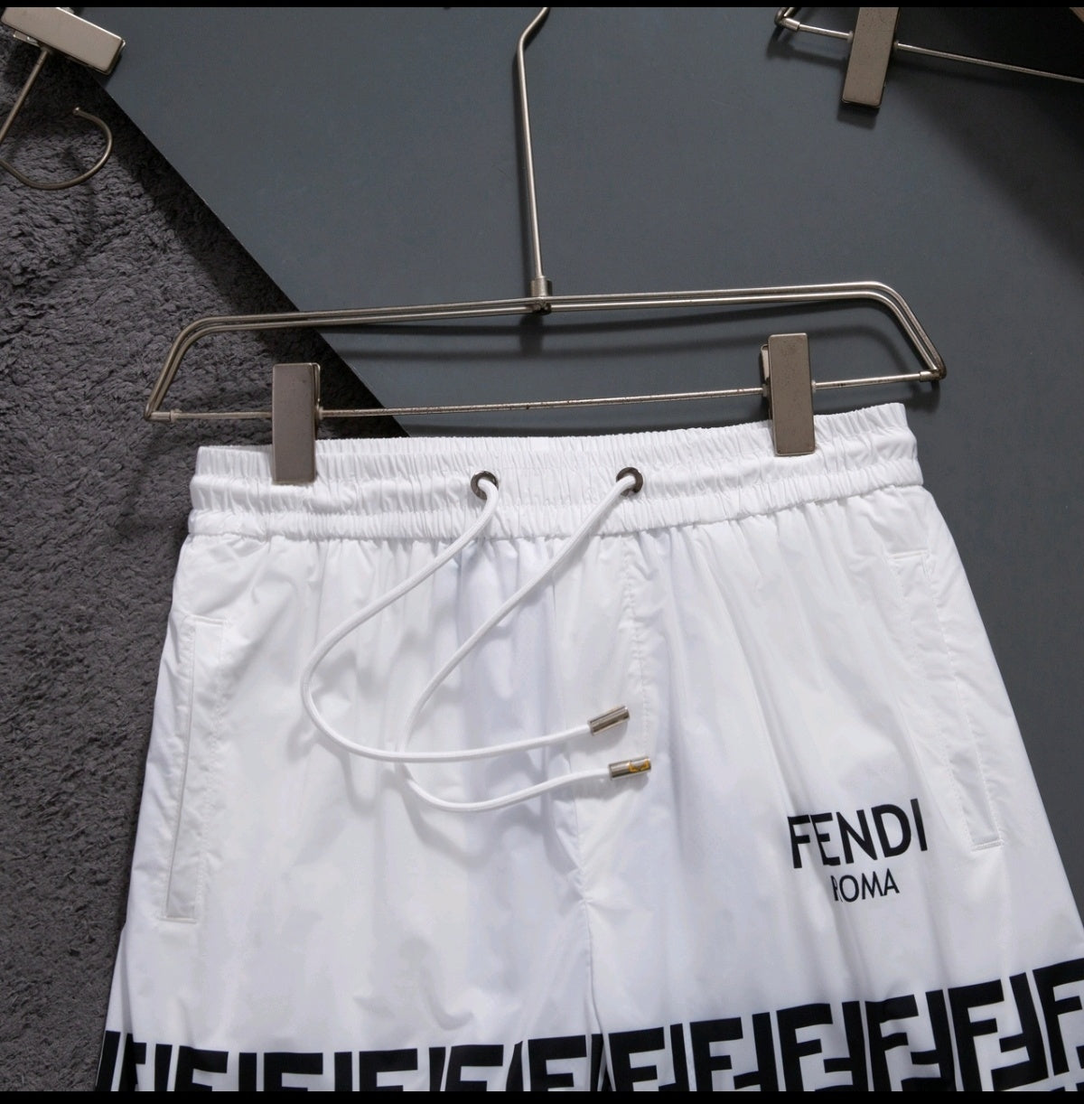 U1N36F25 Popular shorts