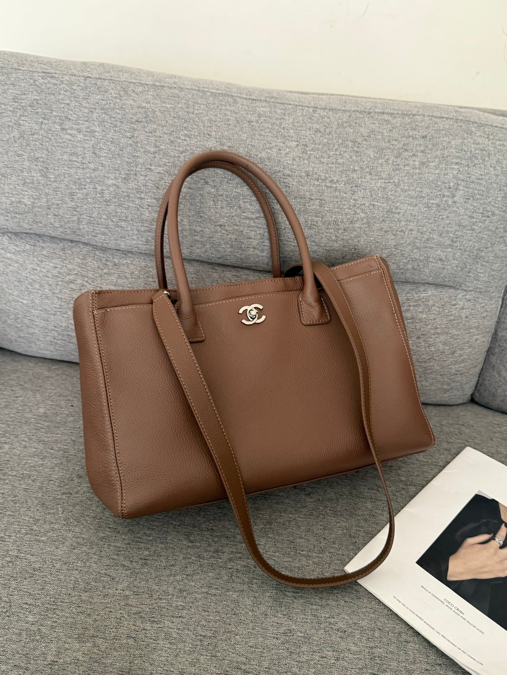 B1R76C37 Popular leather bag
