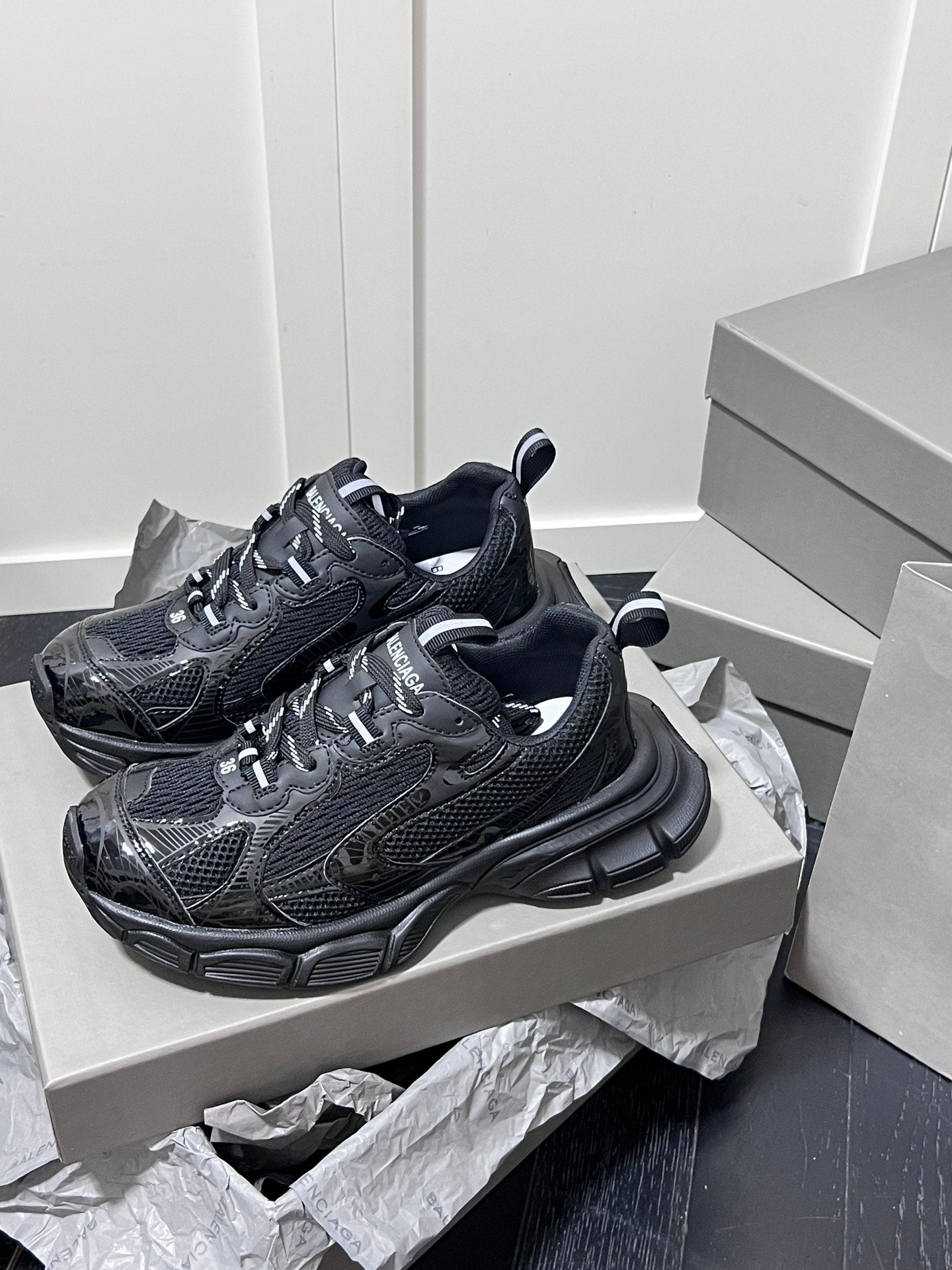 Z1Z54J115 Popular shoes
